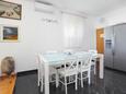 Dining room 1 Podstrana, Dining room 1 in the house, air condition available and WiFi.