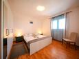 Спальня 2 Privlaka, Спальня 2 в размещении типа apartment, WiFi.