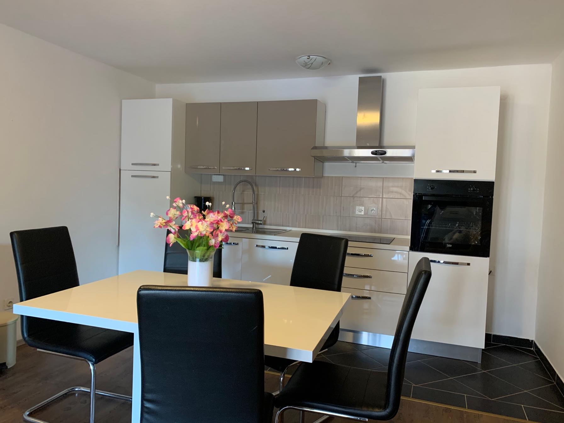 Three bedroom apartment with terrace and sea view Zaton, Zadar  A-b