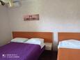 Ložnice 1 Privlaka, Ložnice 1 v ubytování typu apartment, s klimatizací, domácí mazlíčci povoleni a WiFi.