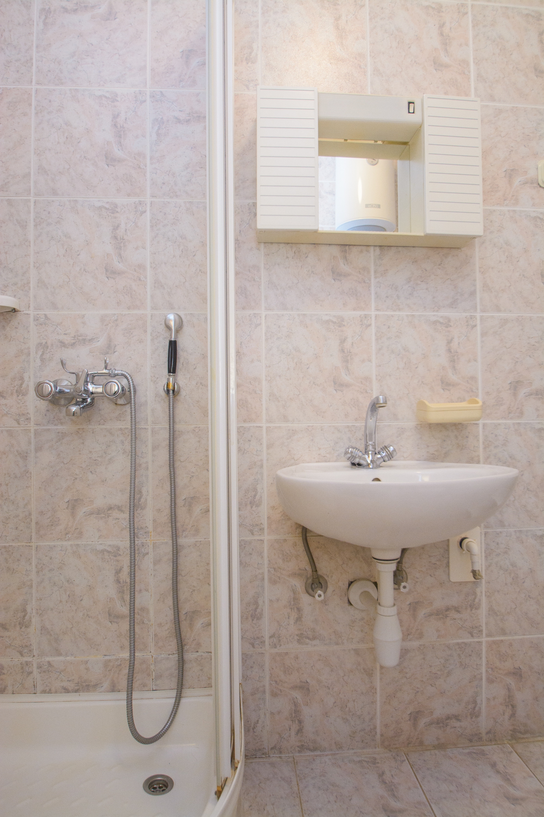 One bedroom apartment with terrace and sea view Rogoznica  A-b