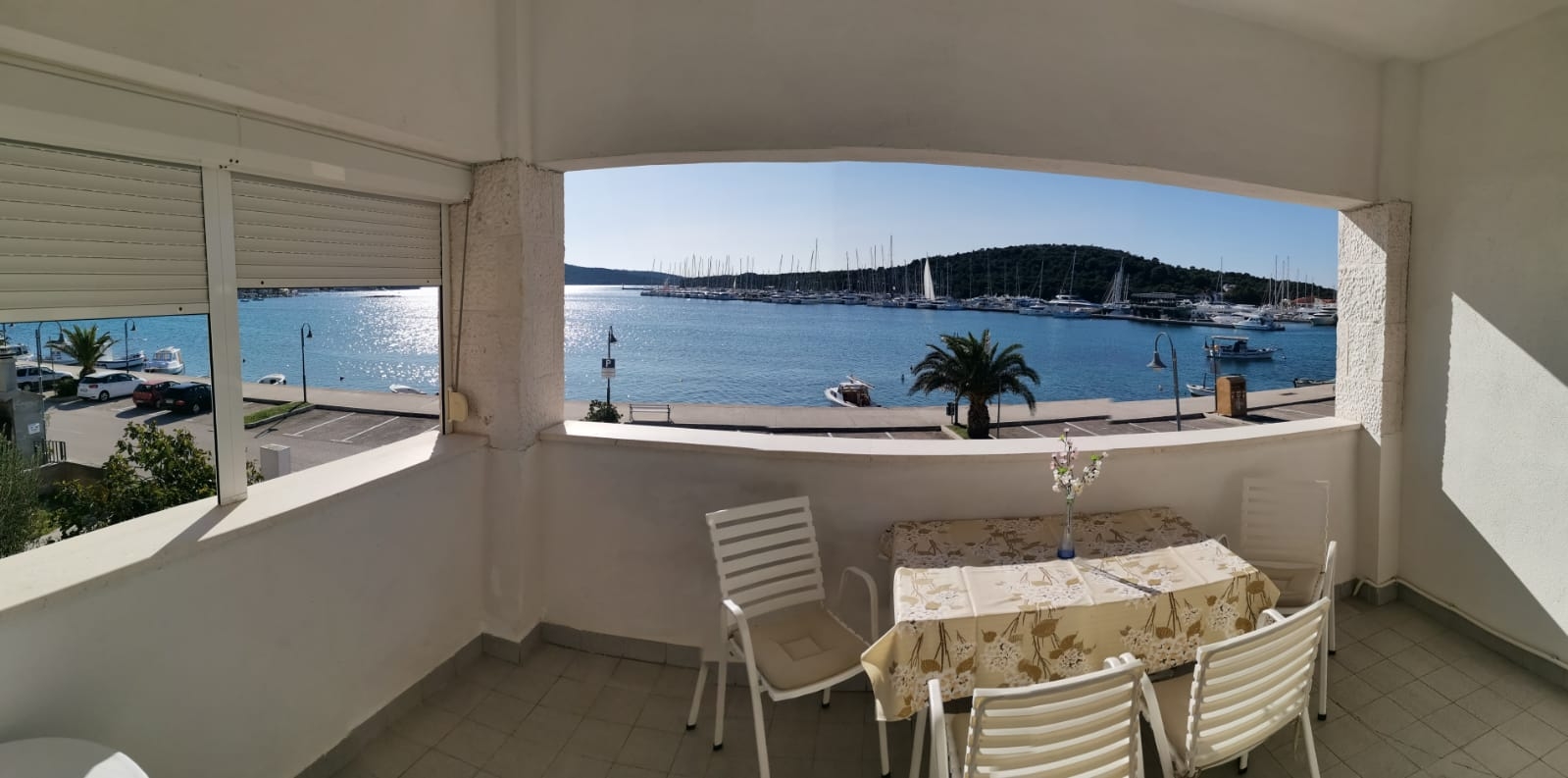 One bedroom apartment with terrace and sea view Rogoznica  A-b
