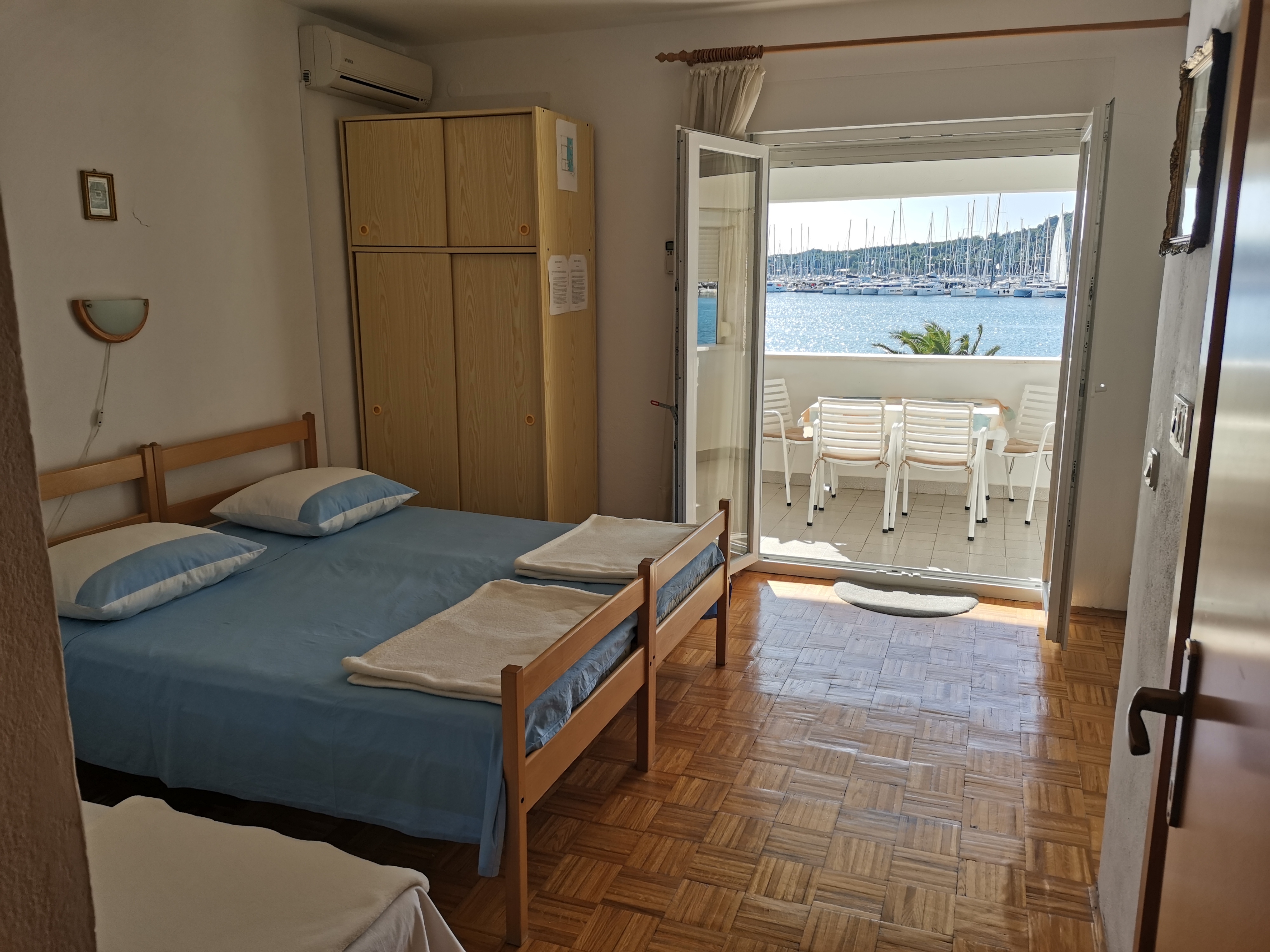 One bedroom apartment with terrace and sea view Rogoznica (A-12995-c)