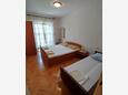 Спальня 1 Novalja, Спальня 1 в размещении типа apartment, WiFi.