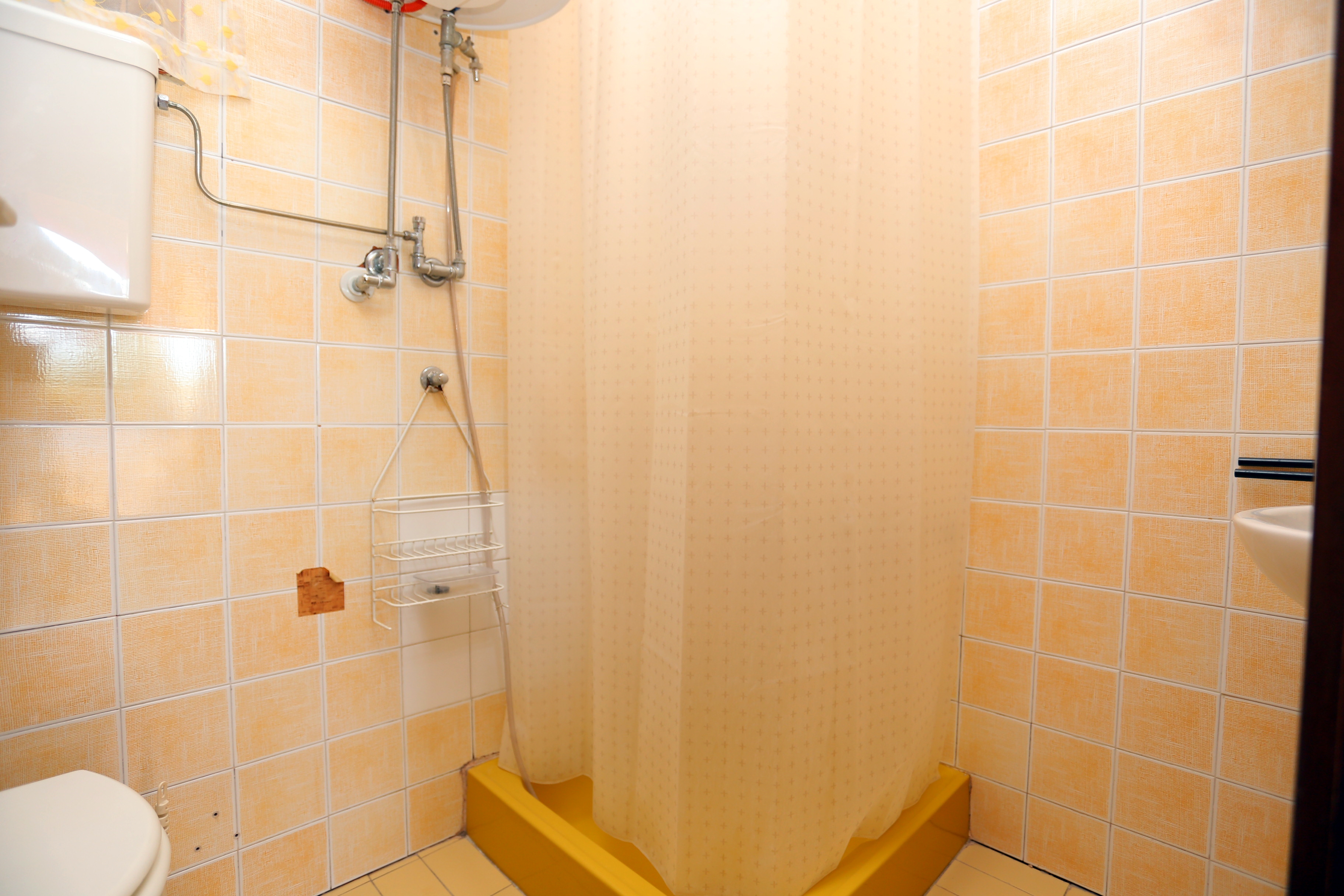 Three bedroom apartment near beach Rogoznica  A-a