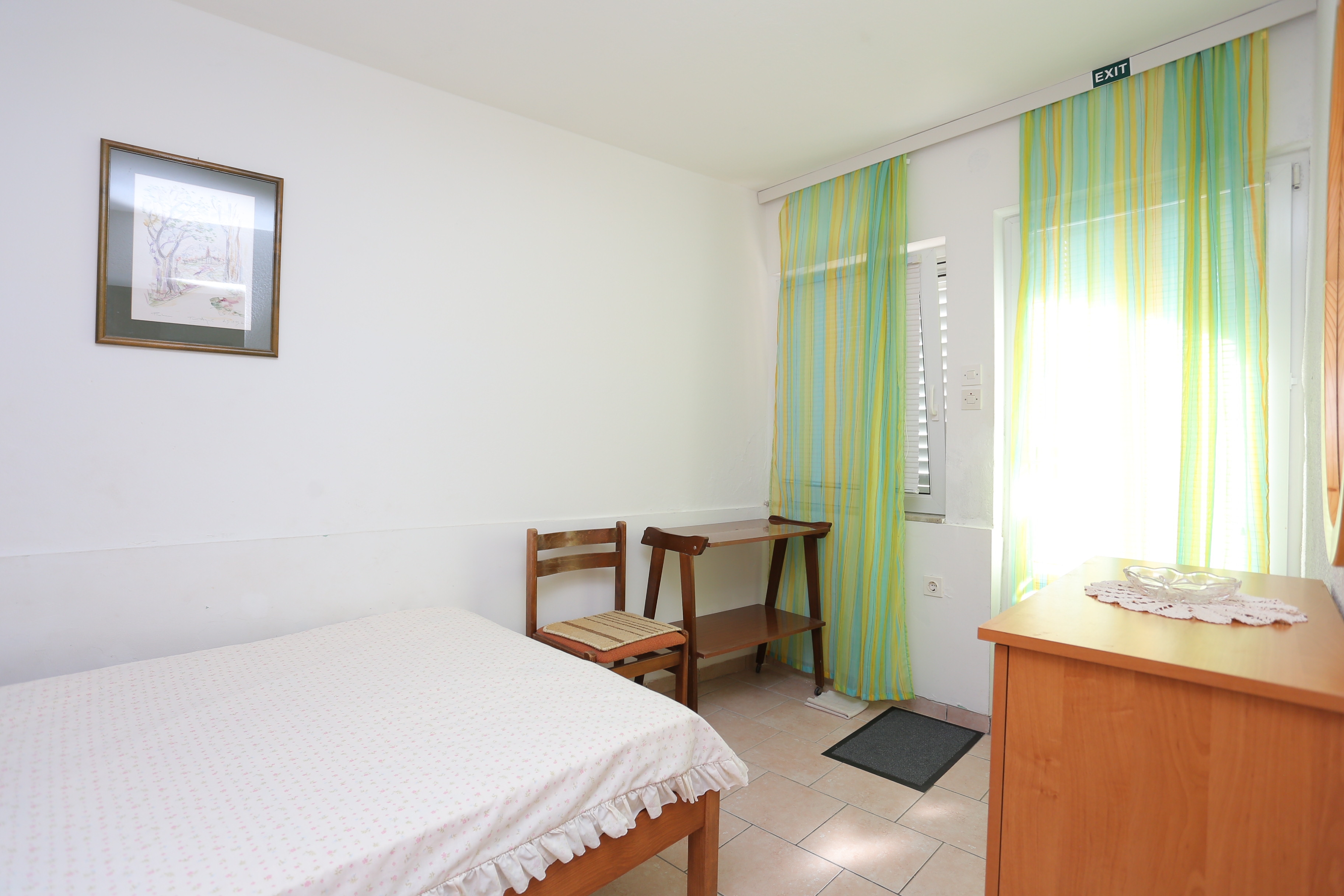 Three bedroom apartment near beach Rogoznica  A-a