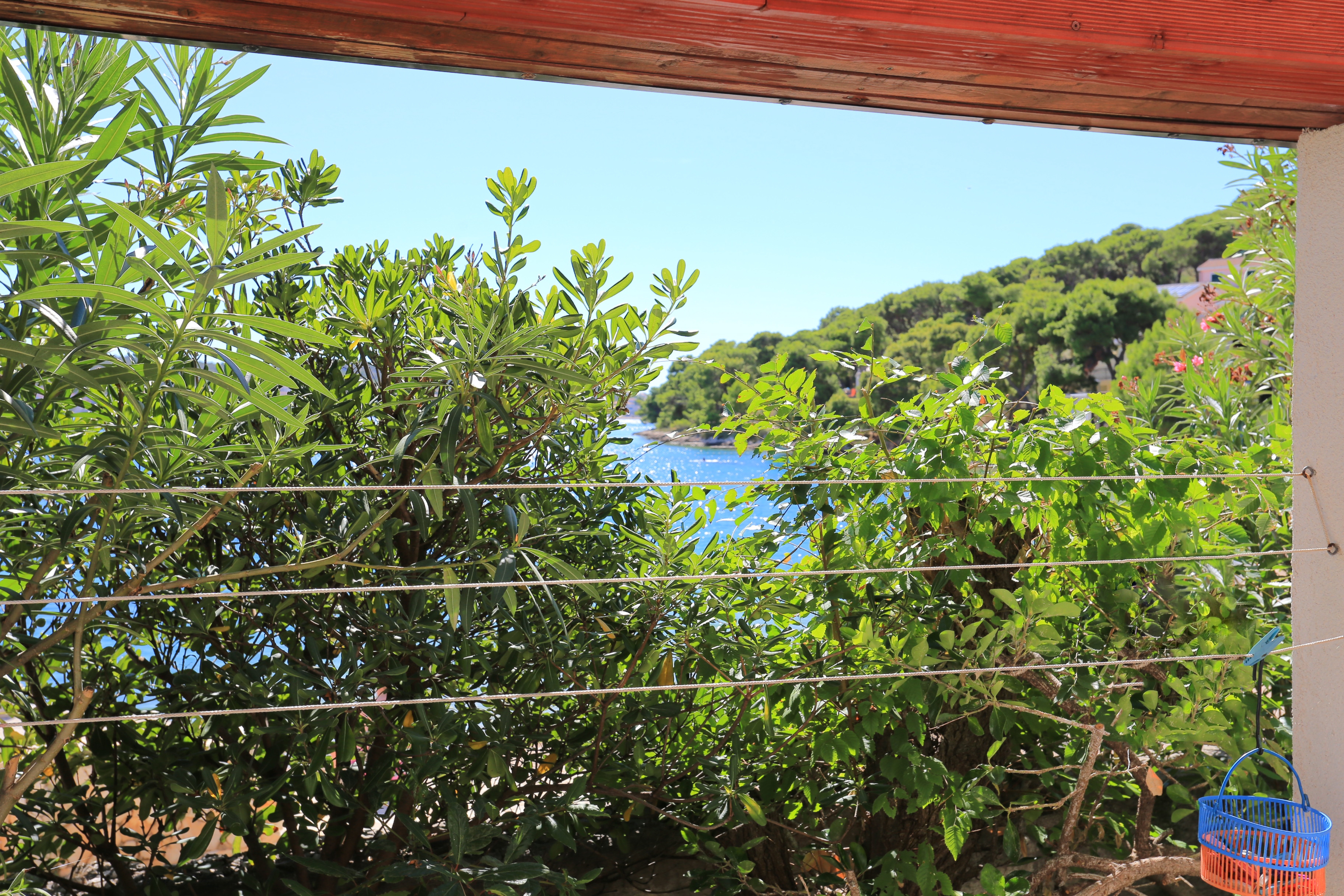 Three bedroom apartment near beach Rogoznica  A-a