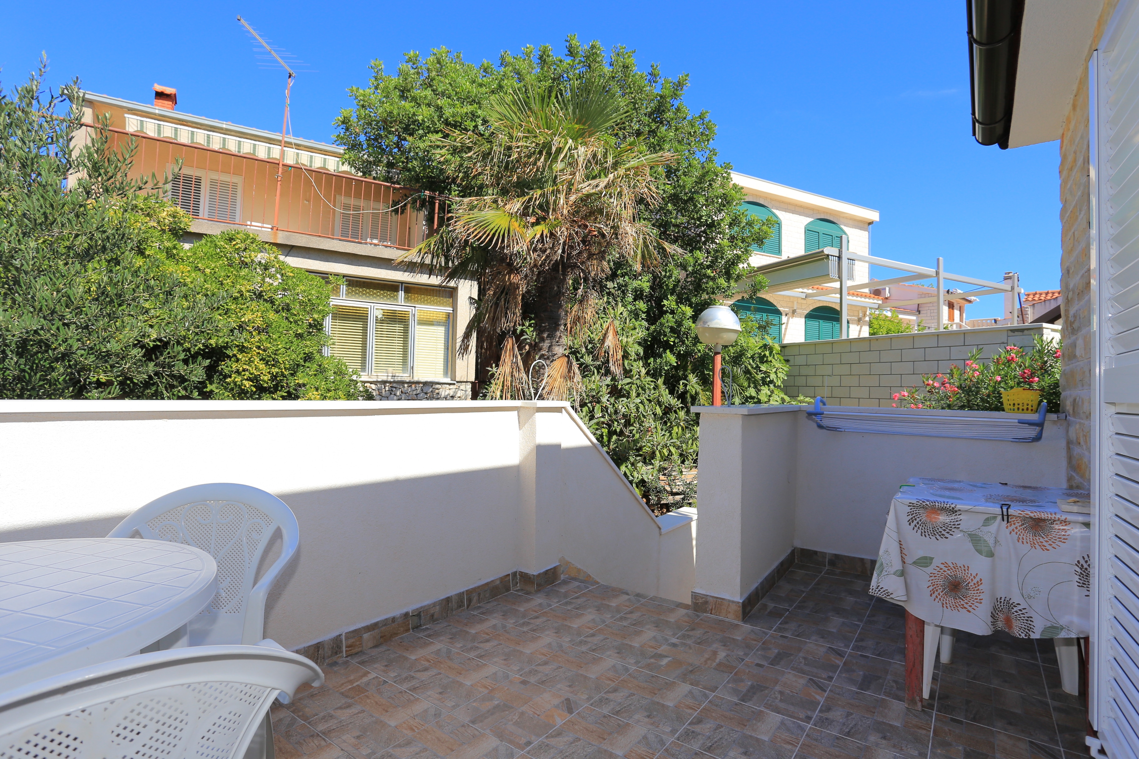 Two bedroom apartment near beach Rogoznica  A-b