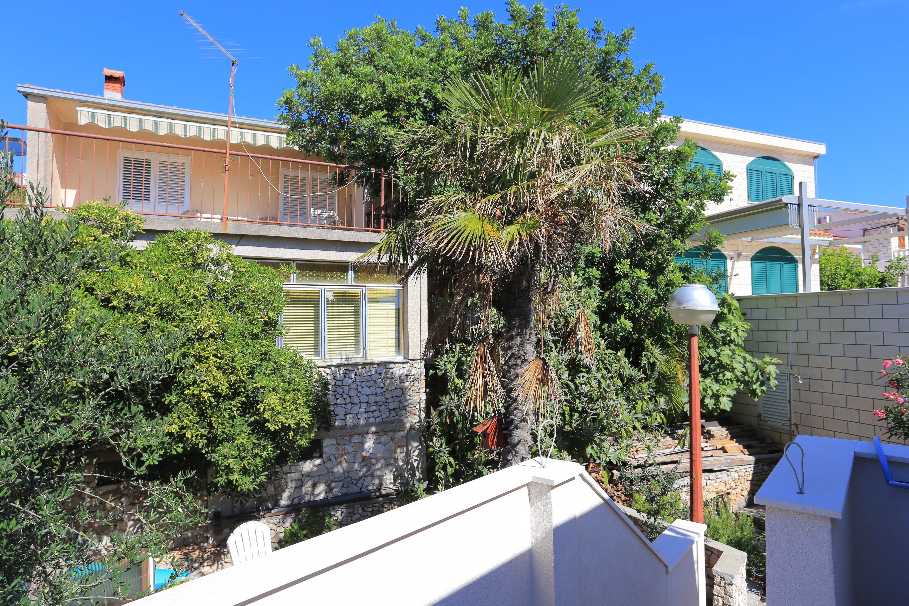 Two bedroom apartment near beach Rogoznica  A-b