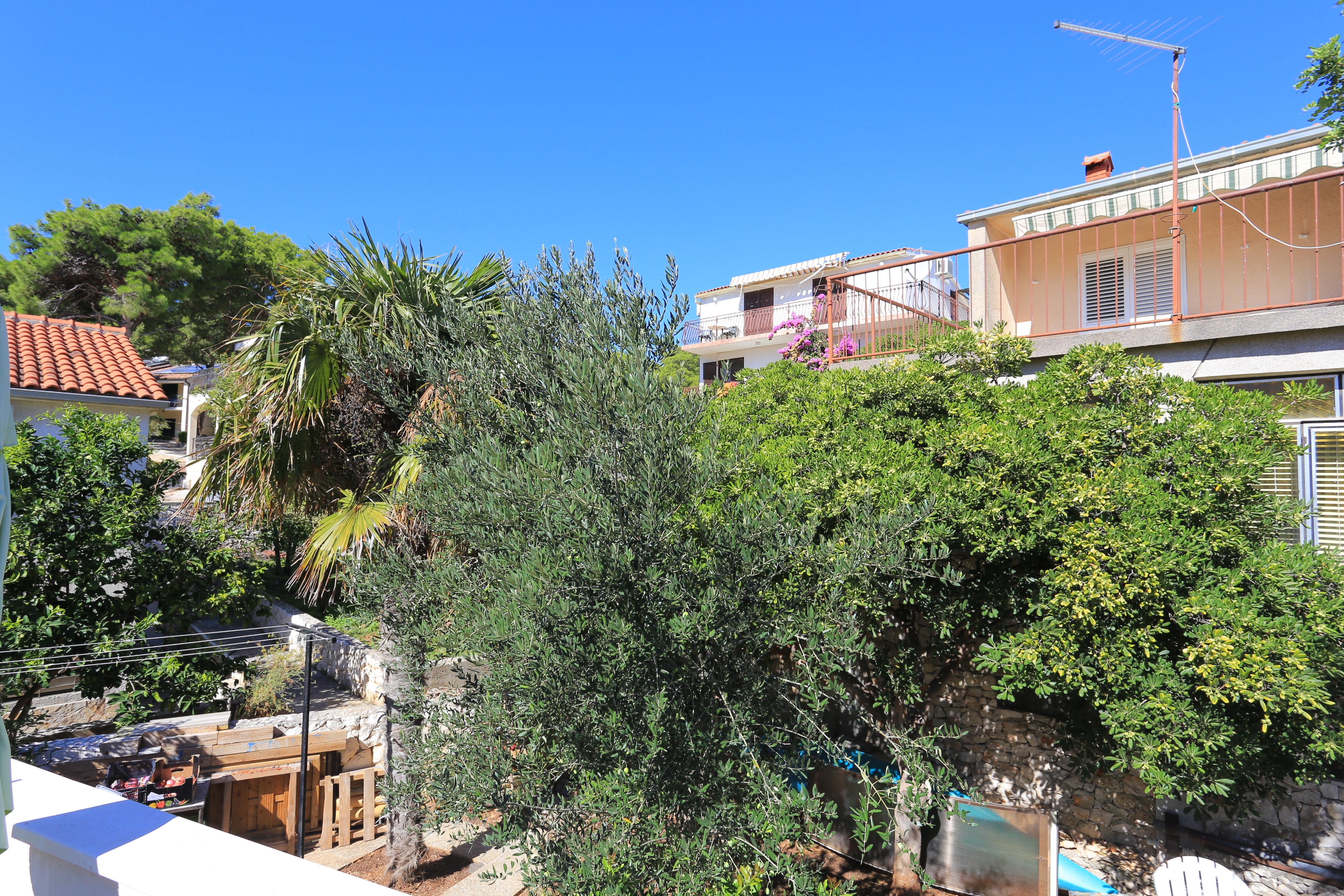 Two bedroom apartment near beach Rogoznica  A-b