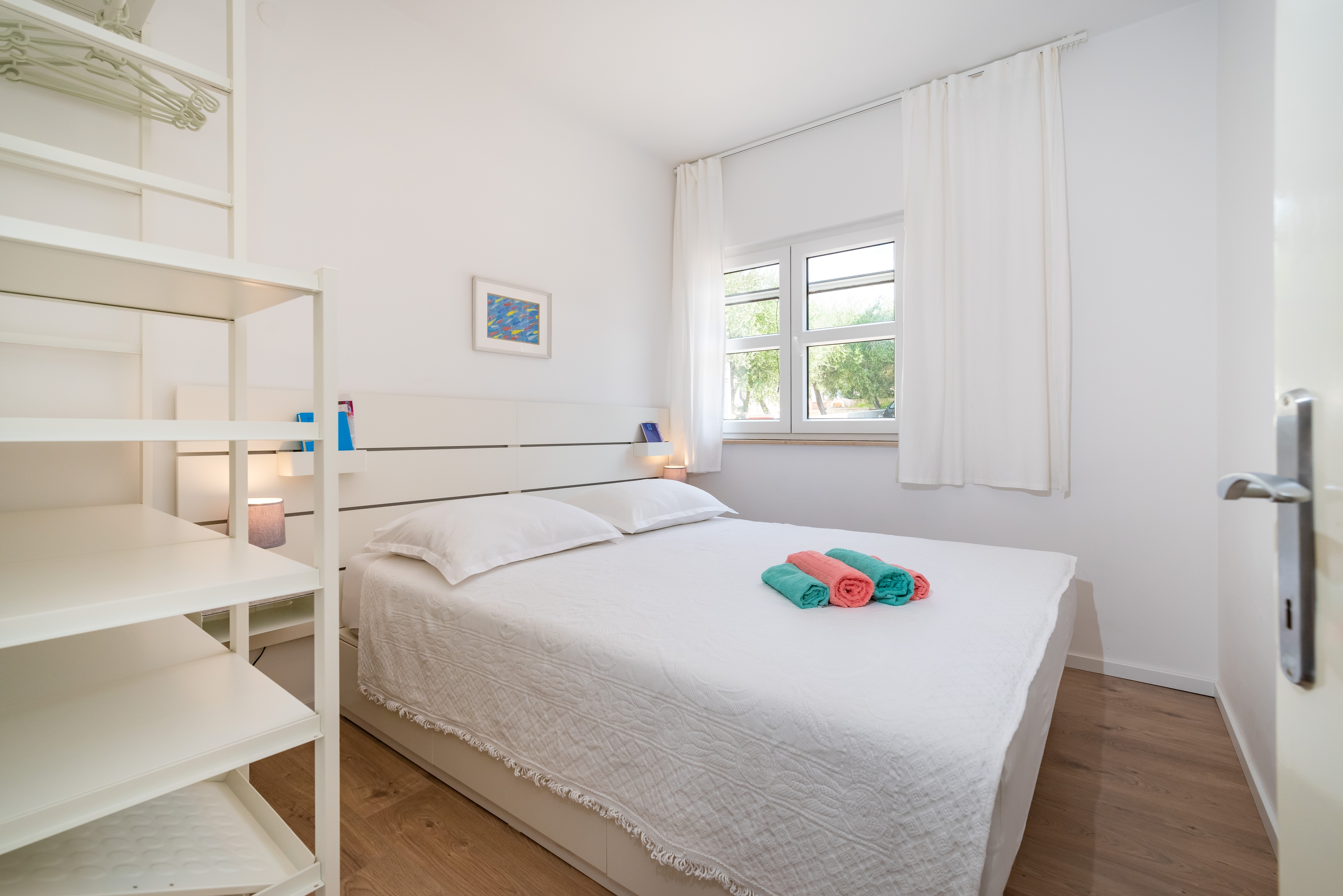 Two bedroom apartment with terrace Mandre, Pag  A-a