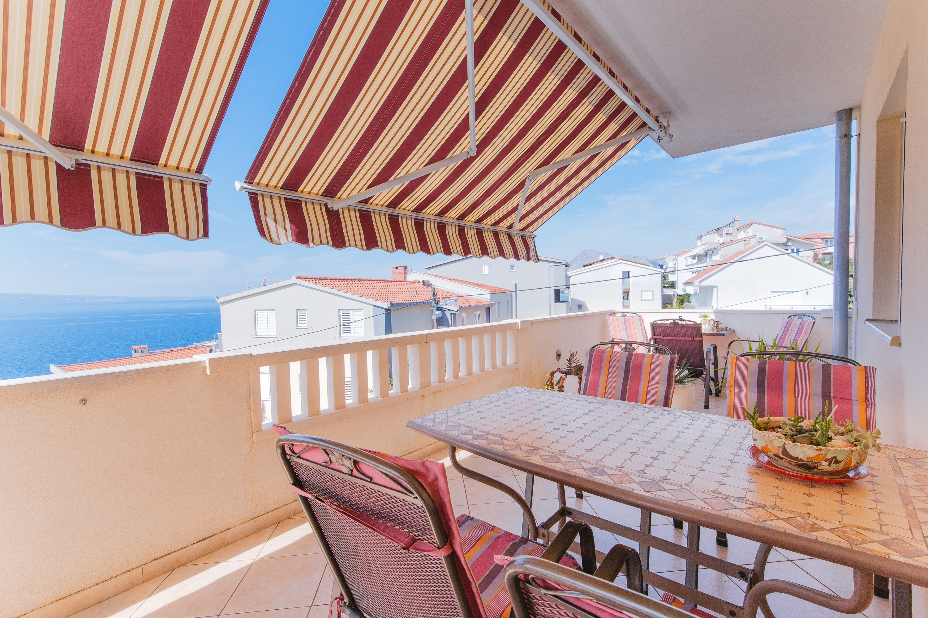Two bedroom apartment with terrace and sea view Nemira (Omiš) (A-13055-c)