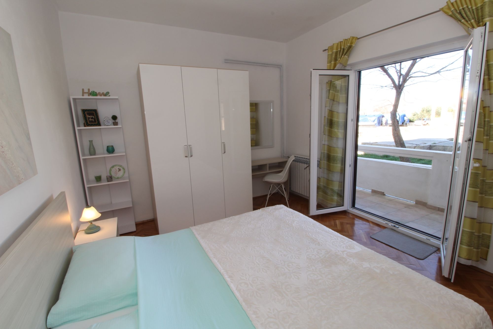 One bedroom apartment with balcony and sea view Pag (A-13060-a) One bedroom apartment with balcony and sea view Pag (A-13060-a)