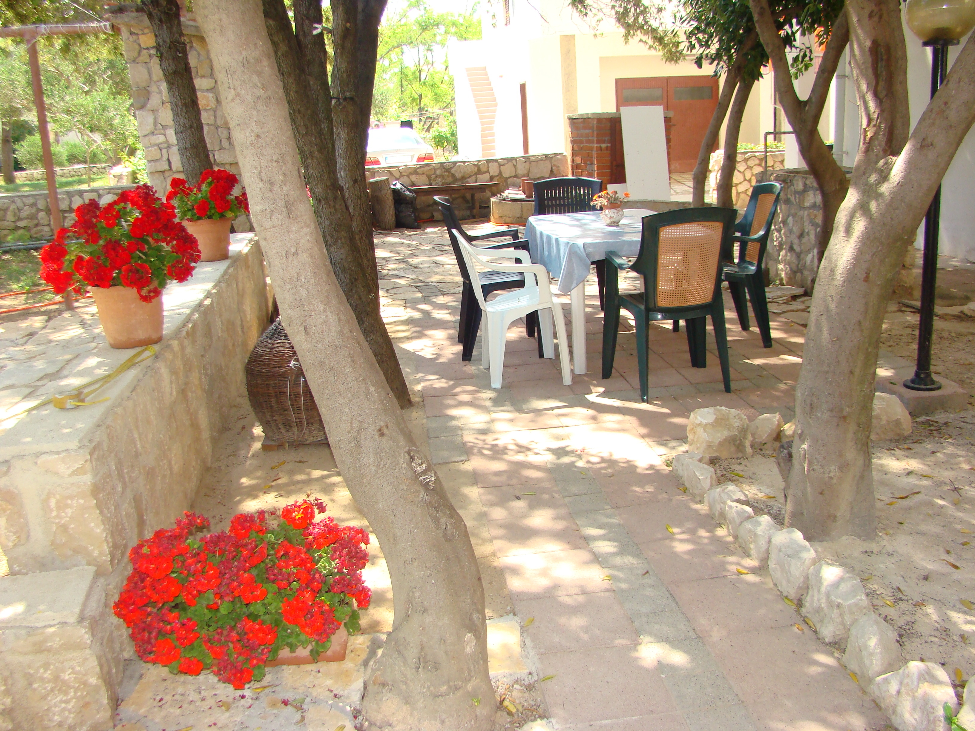 Room with balcony and sea view Pag  S-a