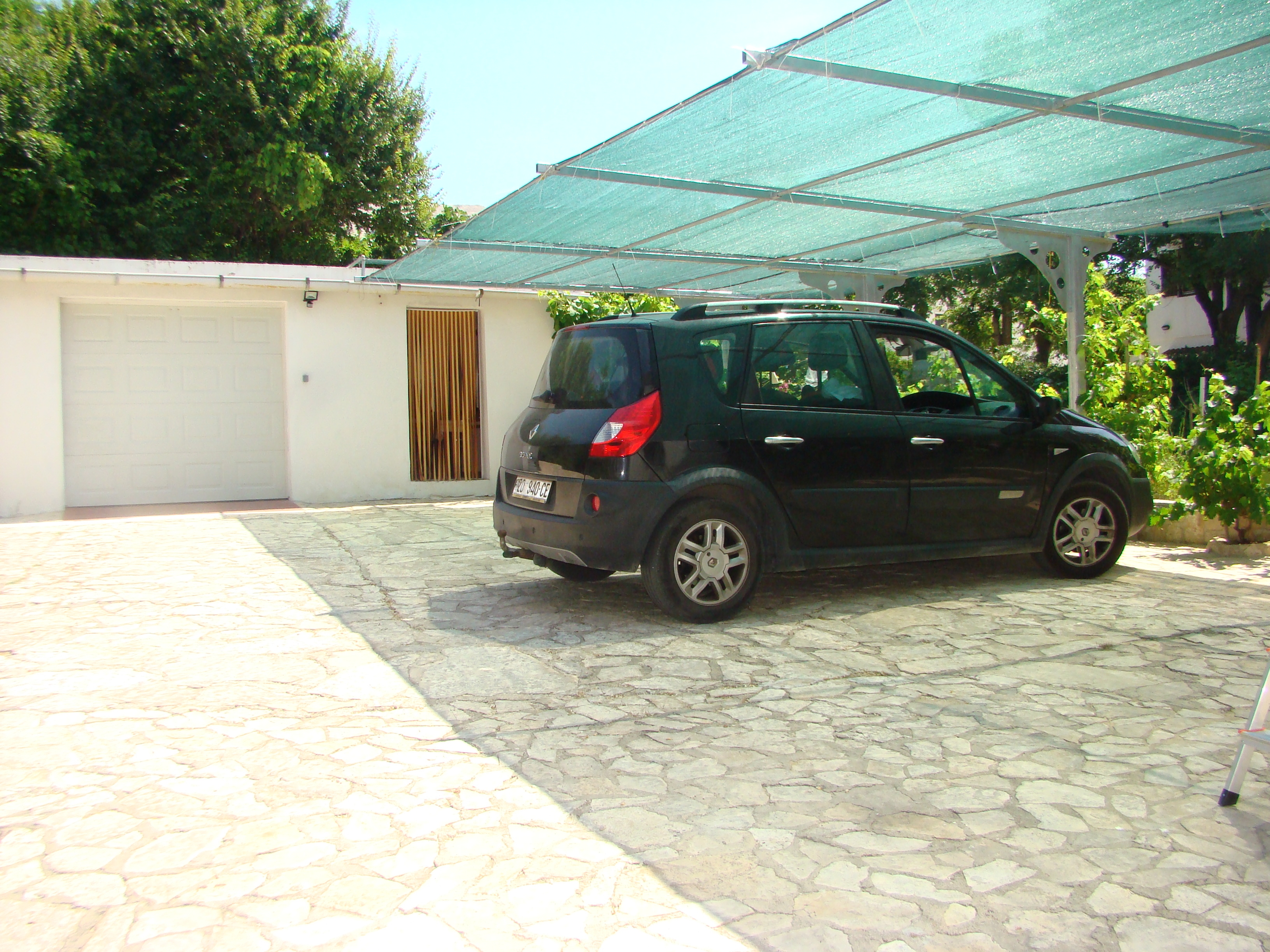 Room with balcony and sea view Pag  S-a