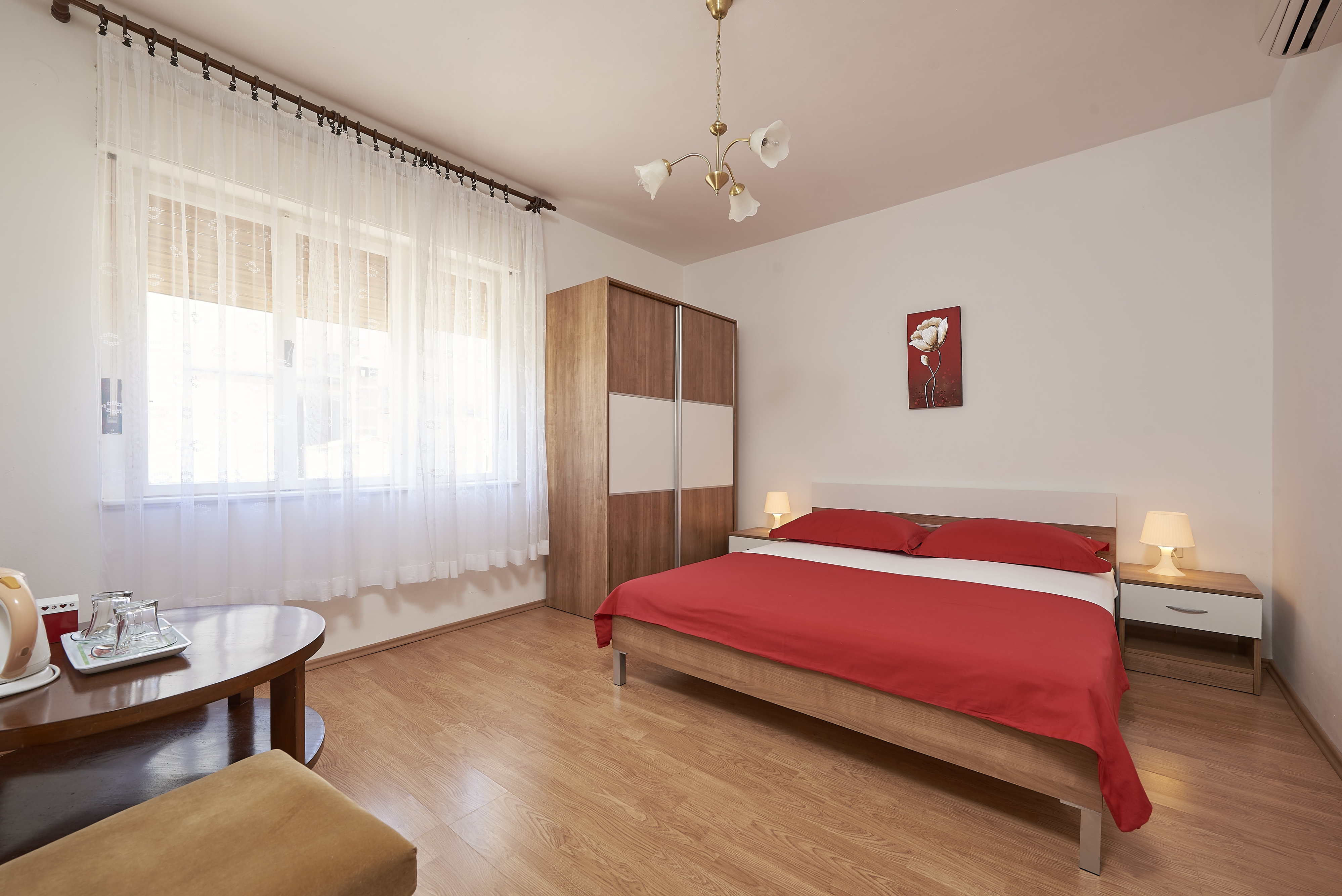 Room with air-conditioning Trogir (S-13102-a) Room with air-conditioning Trogir (S-13102-a)