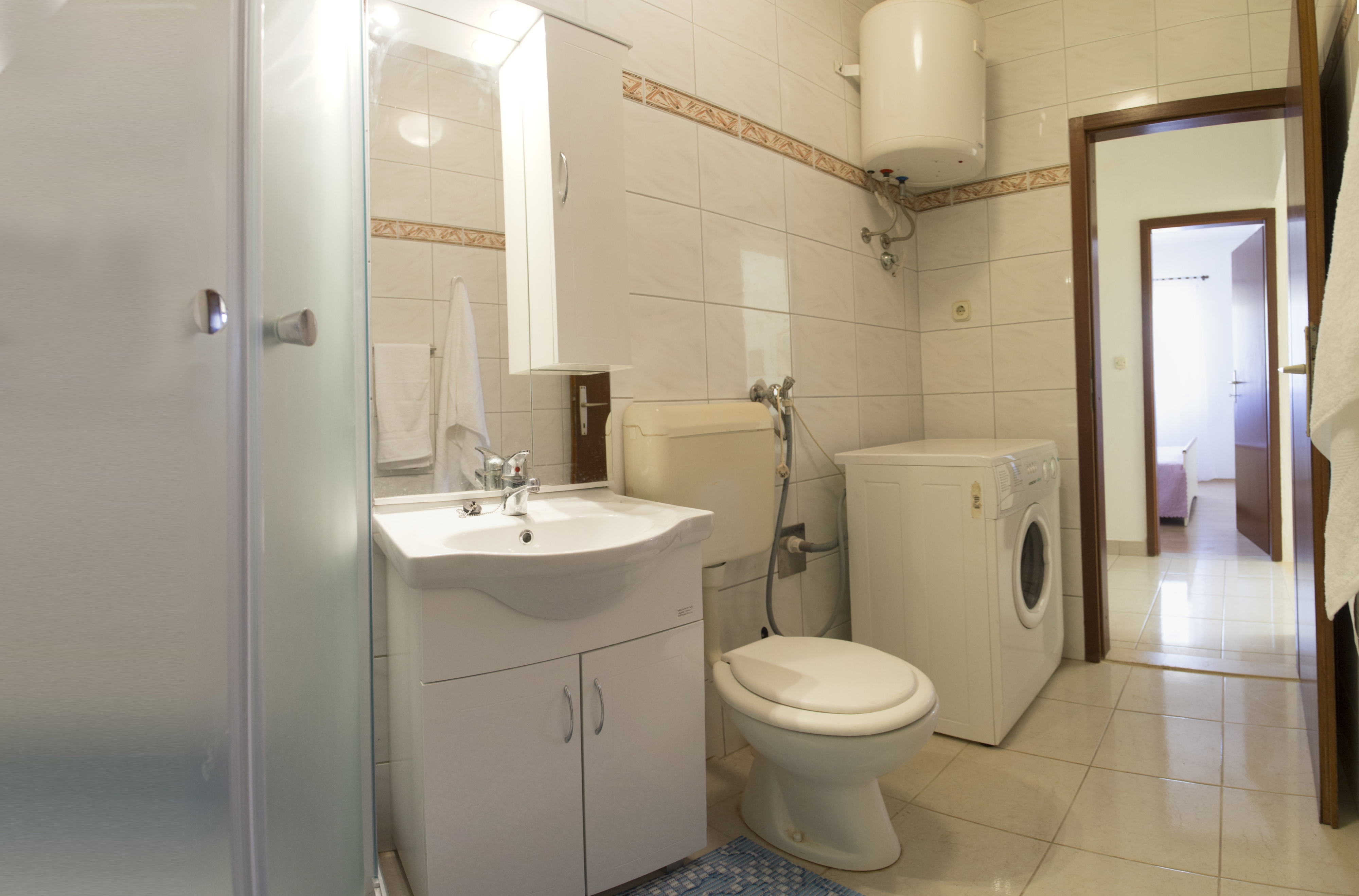Two bedroom apartment with balcony and sea view Maslinica, Šolta  A-b