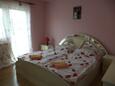 Спальня 1 Tribunj, Спальня 1 в размещении типа apartment, Домашние животные допускаются и WiFi.