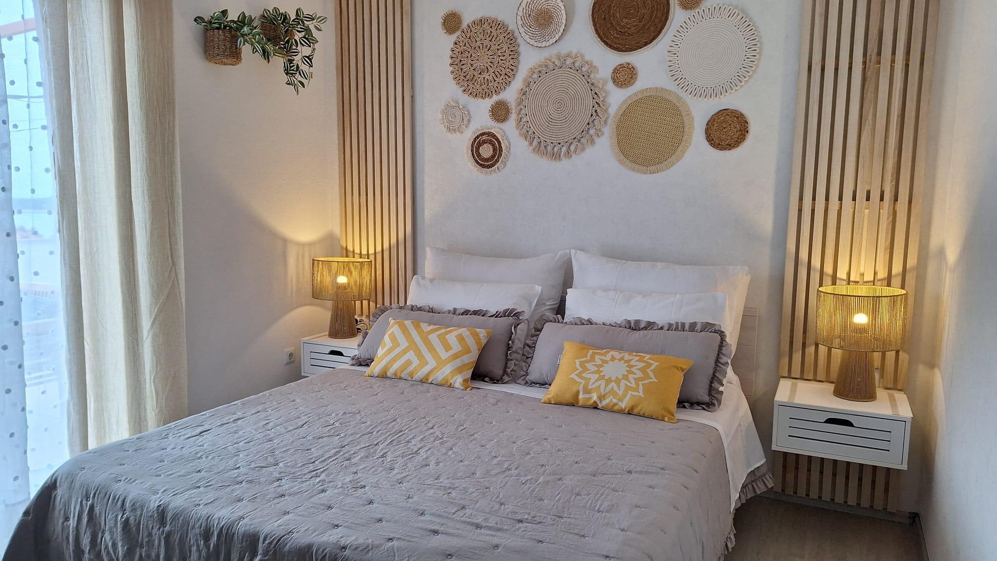 Room with terrace and sea view Hvar (S-13161-a)