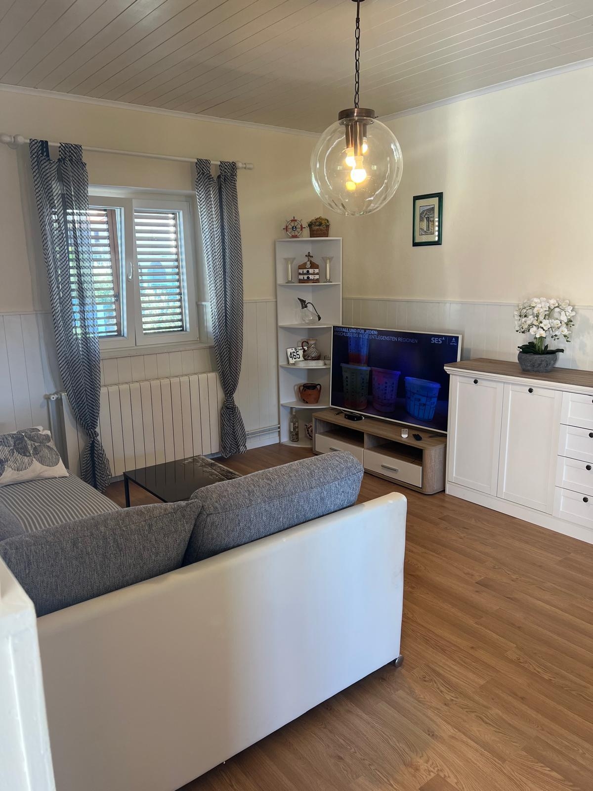 Three bedroom apartment with terrace and sea view Supetar, Brač (A-13165-b)