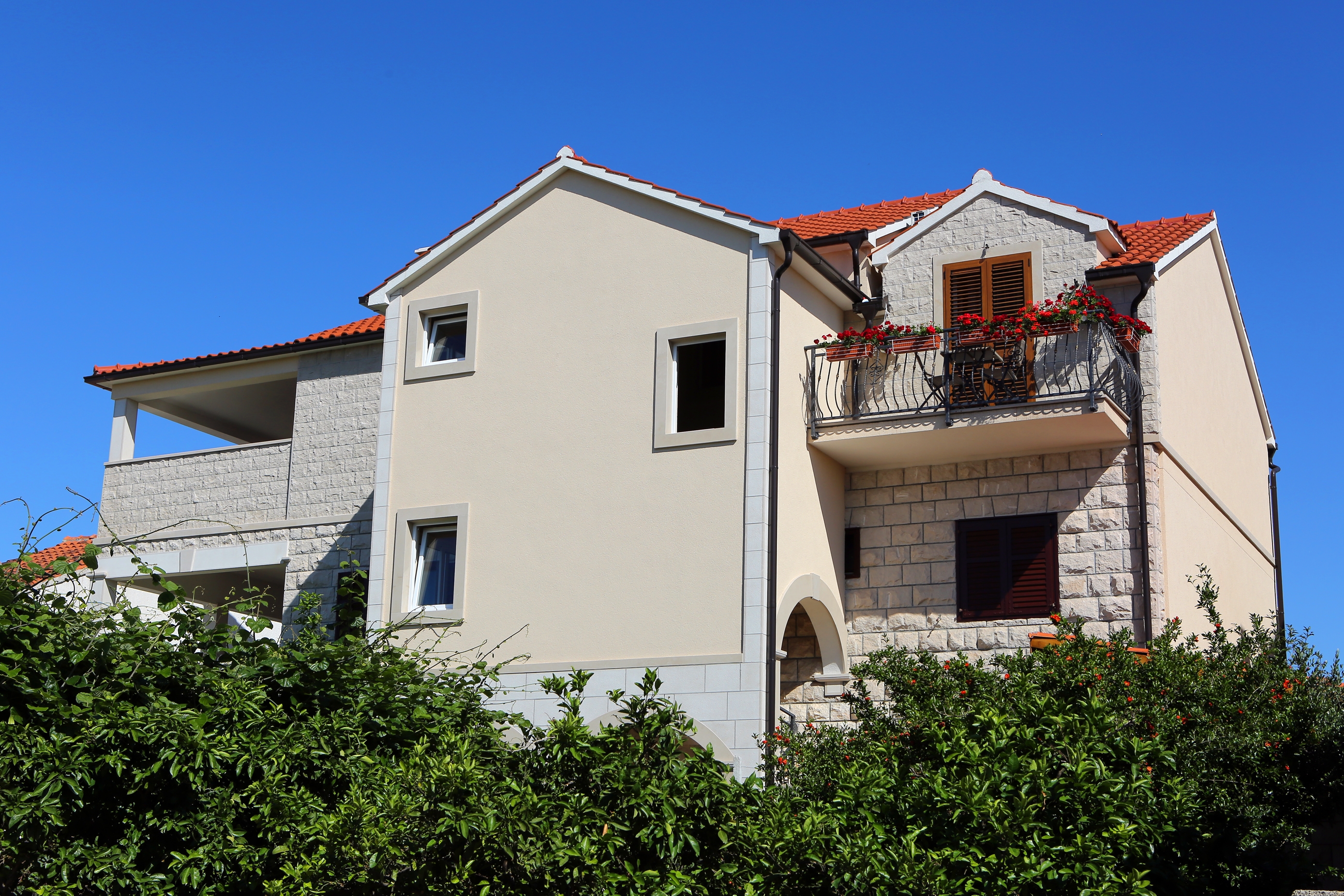 Three bedroom apartment with terrace and sea view Supetar, Brač (A-13165-b)