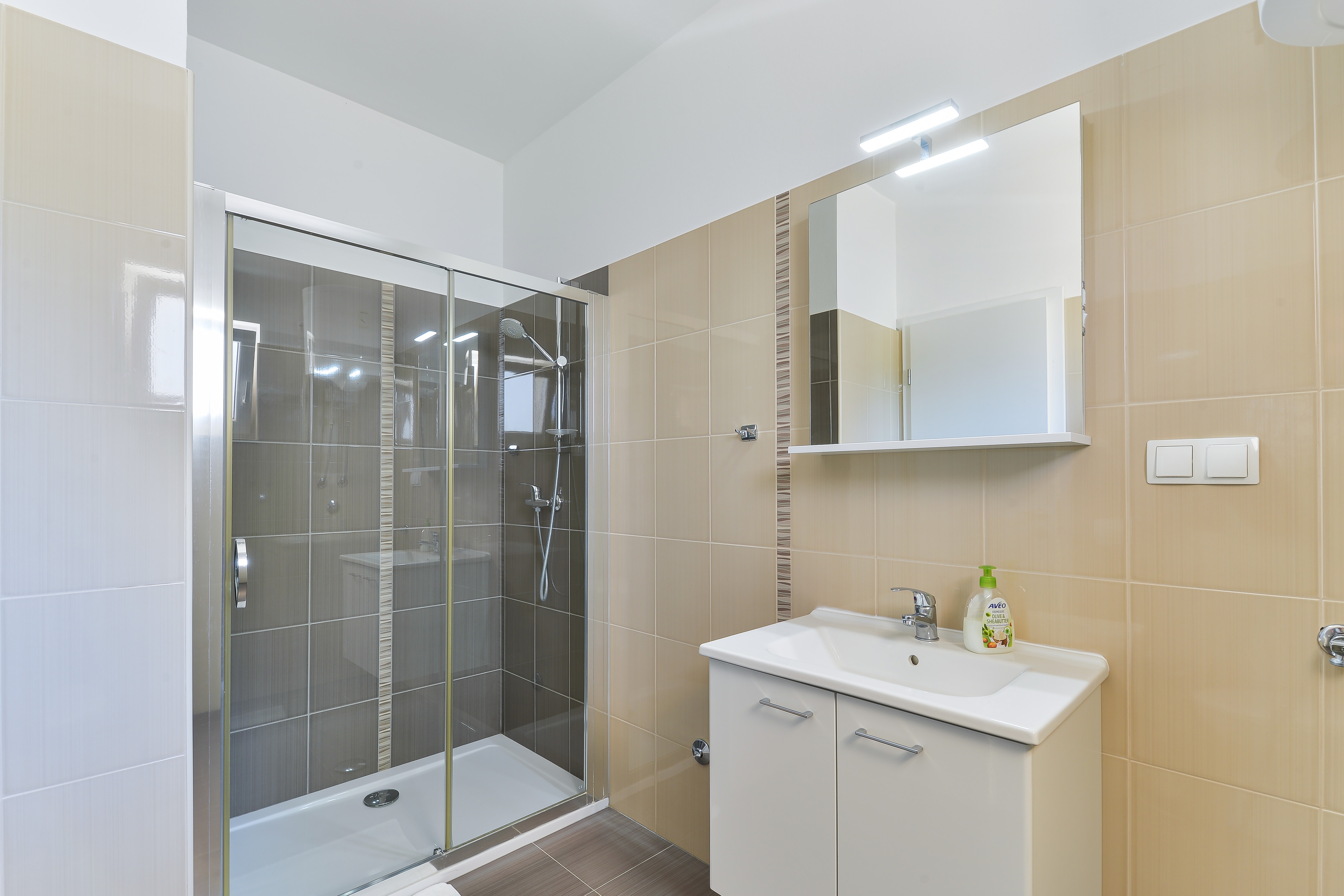 Two bedroom apartment near beach Nin, Zadar  A-b
