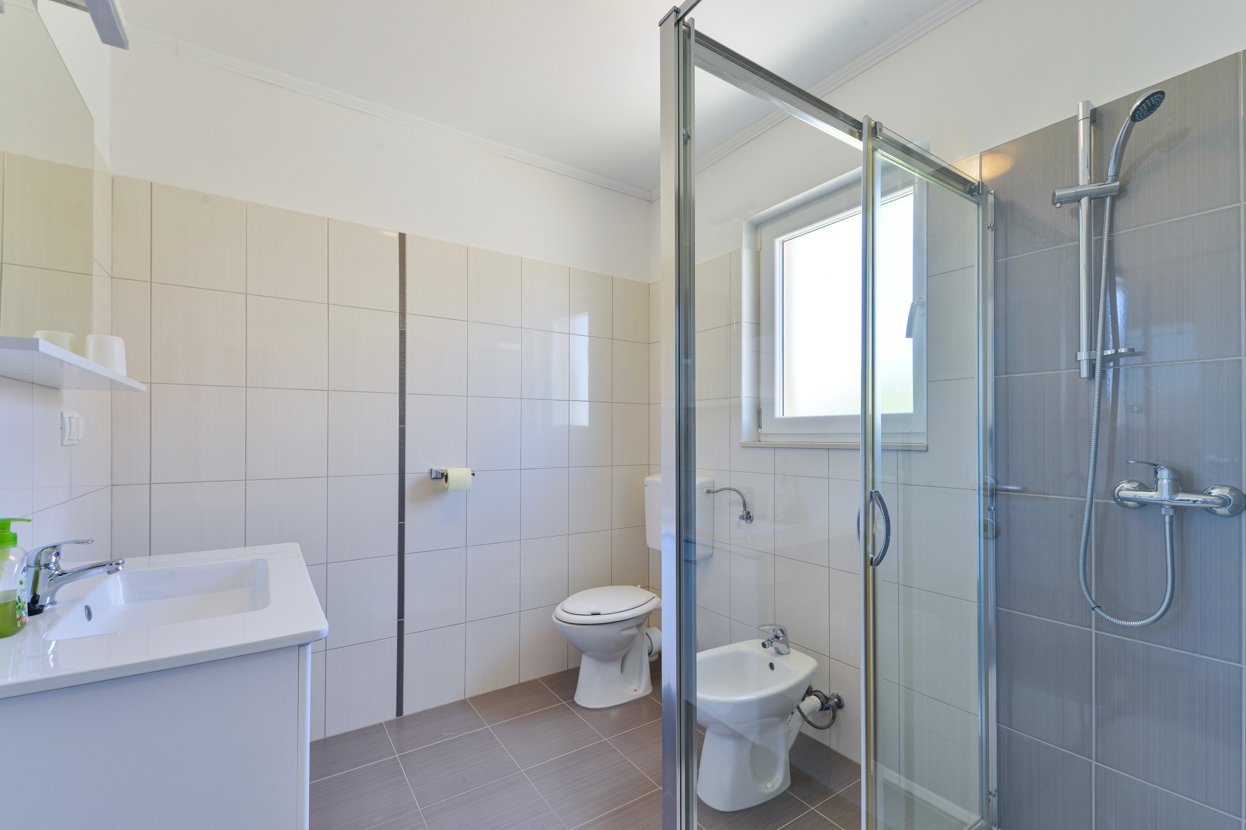 Two bedroom apartment near beach Nin, Zadar  A-b