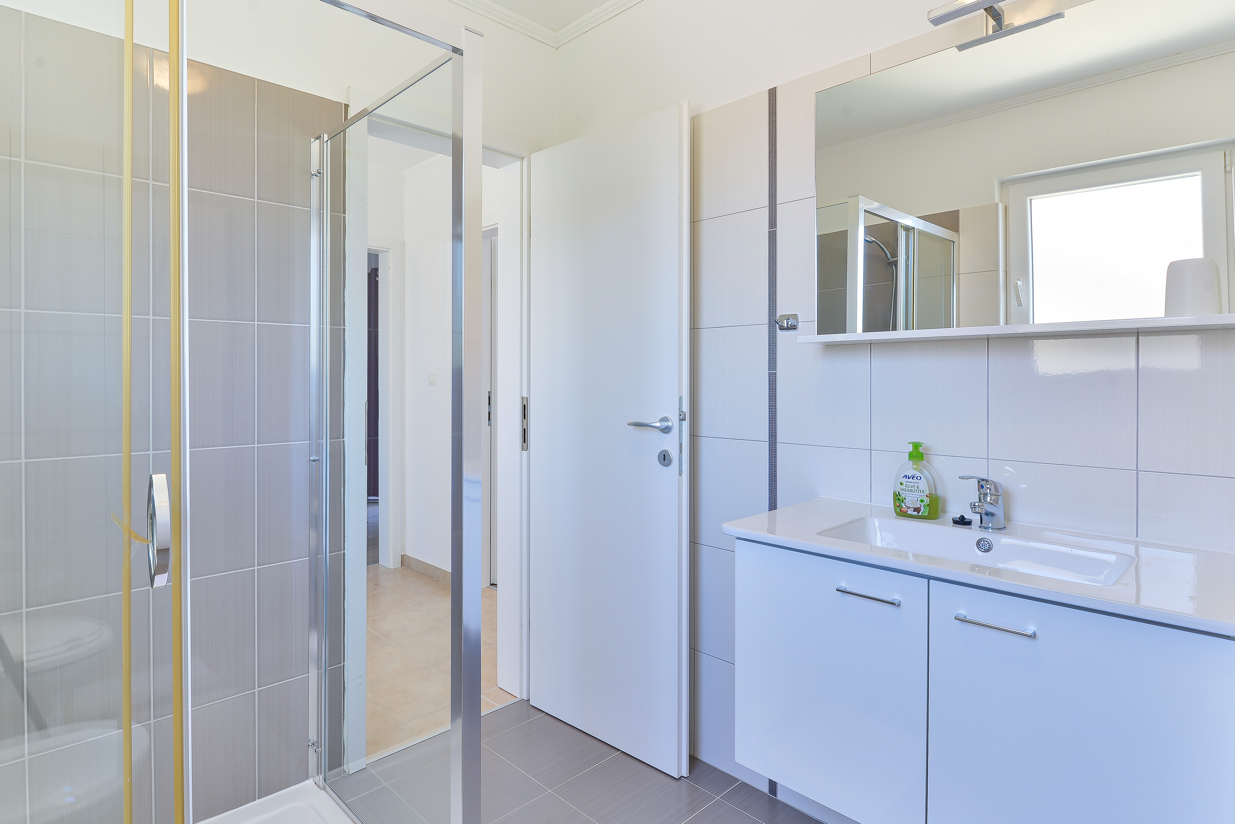 Two bedroom apartment near beach Nin, Zadar  A-b
