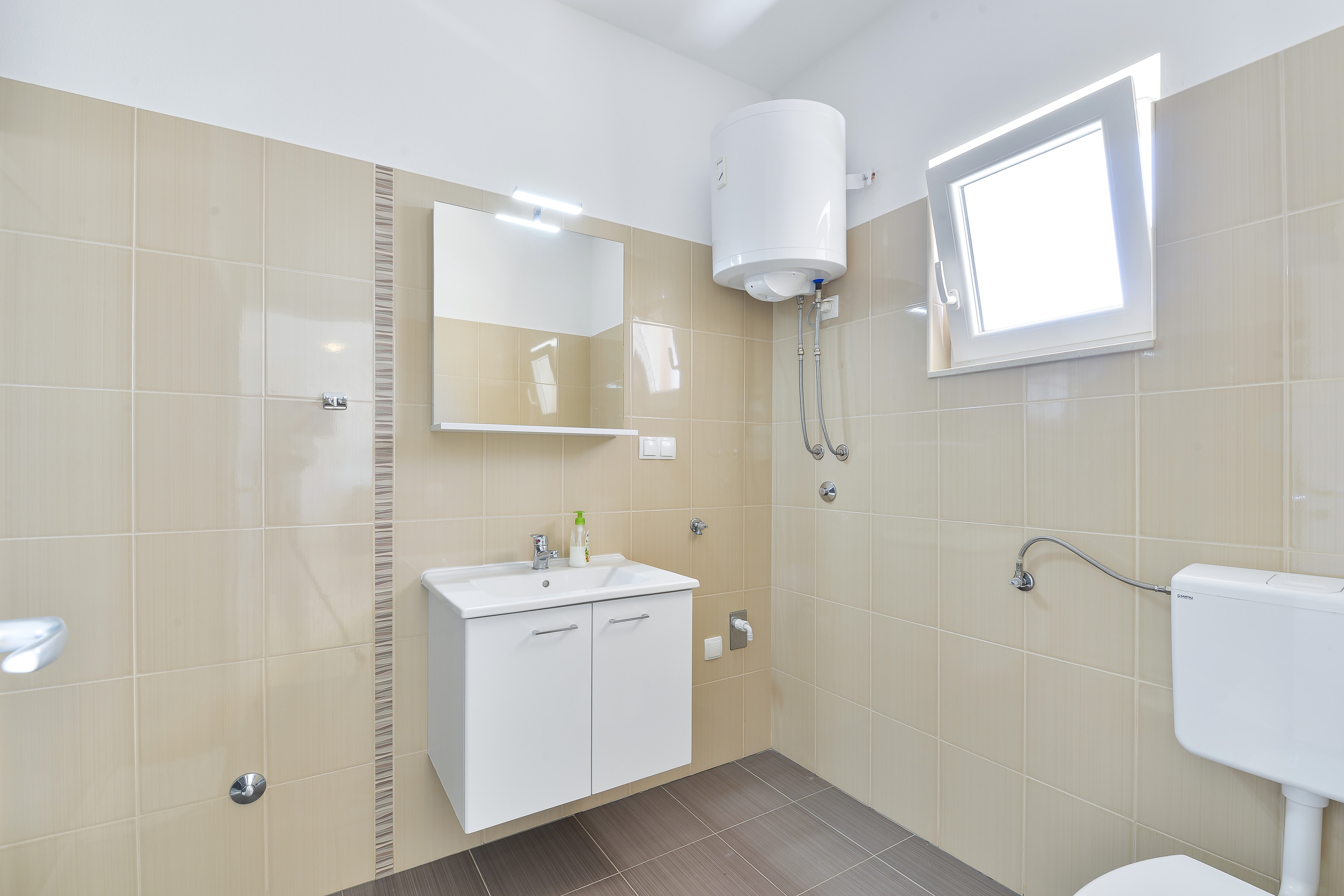 Two bedroom apartment near beach Nin, Zadar  A-b