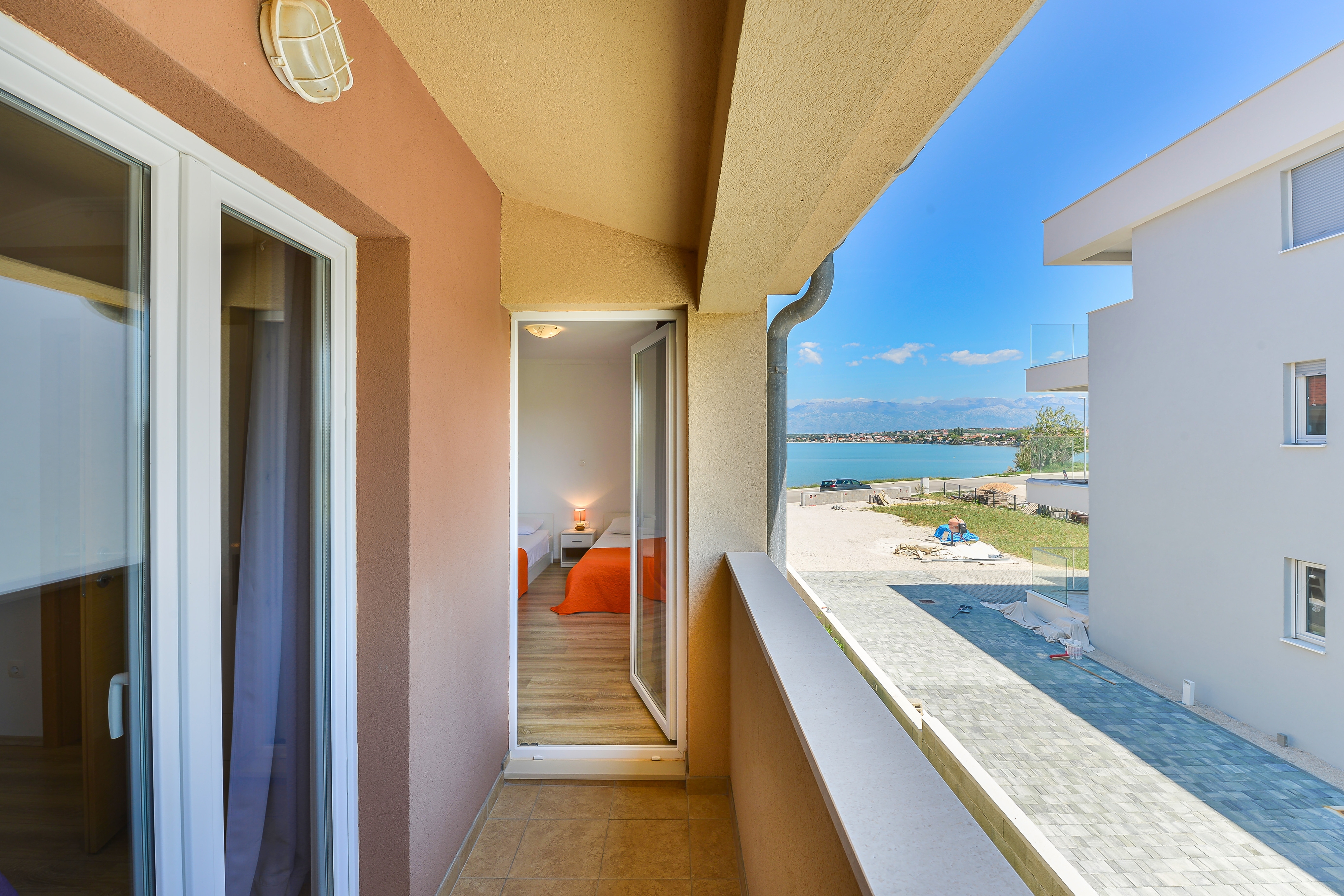 Two bedroom apartment near beach Nin, Zadar  A-c
