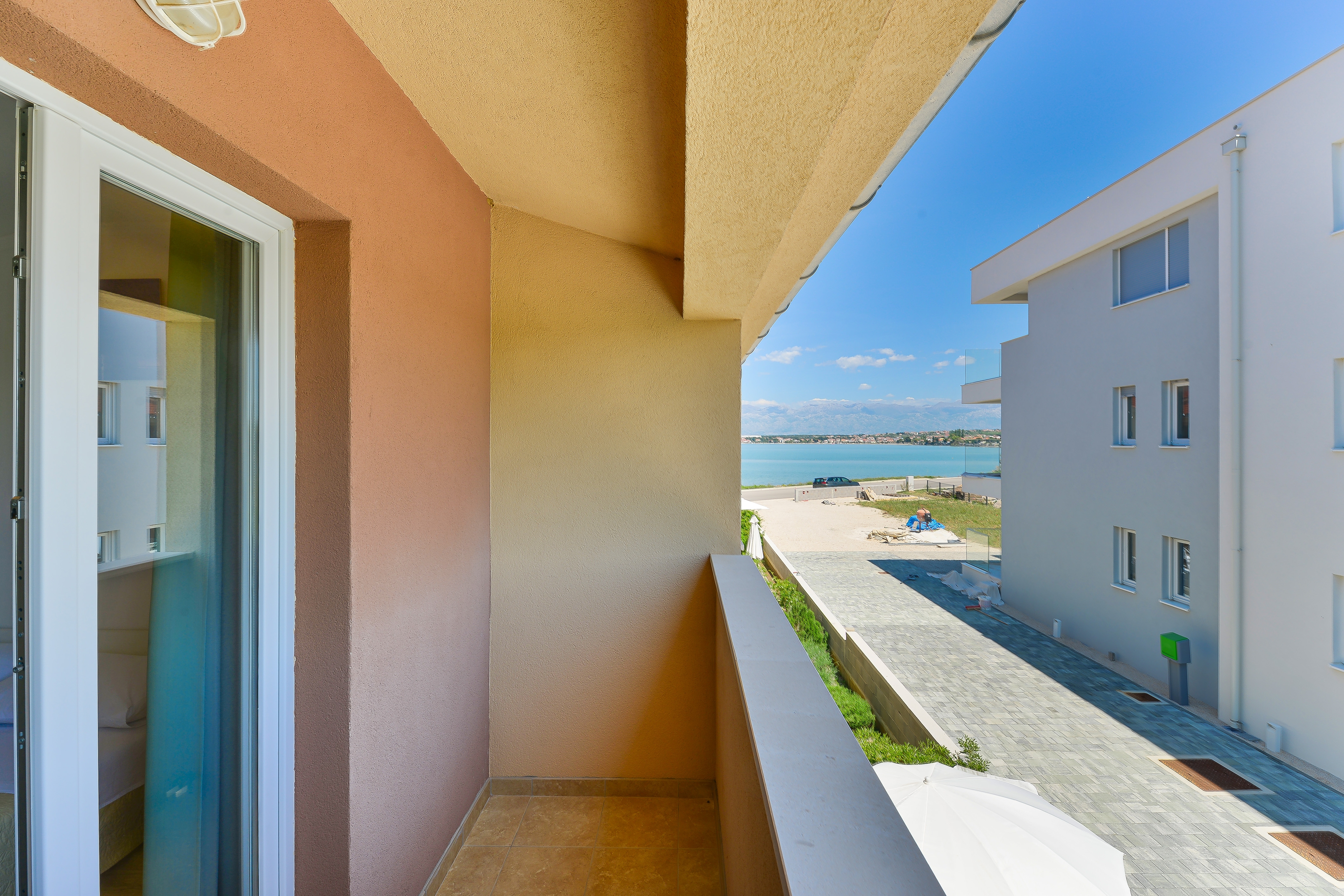 Two bedroom apartment near beach Nin, Zadar  A-d
