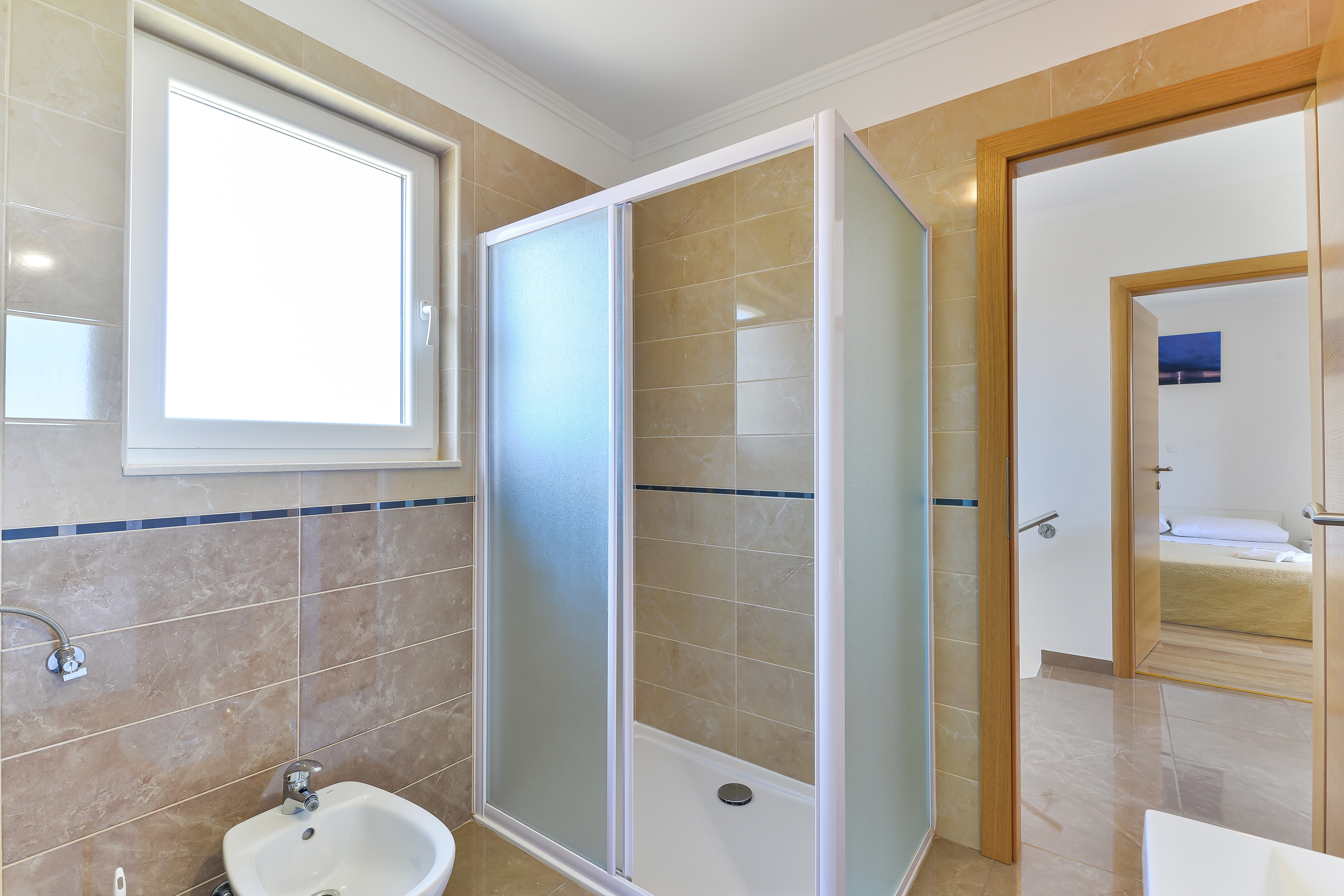 Two bedroom apartment near beach Nin, Zadar  A-d