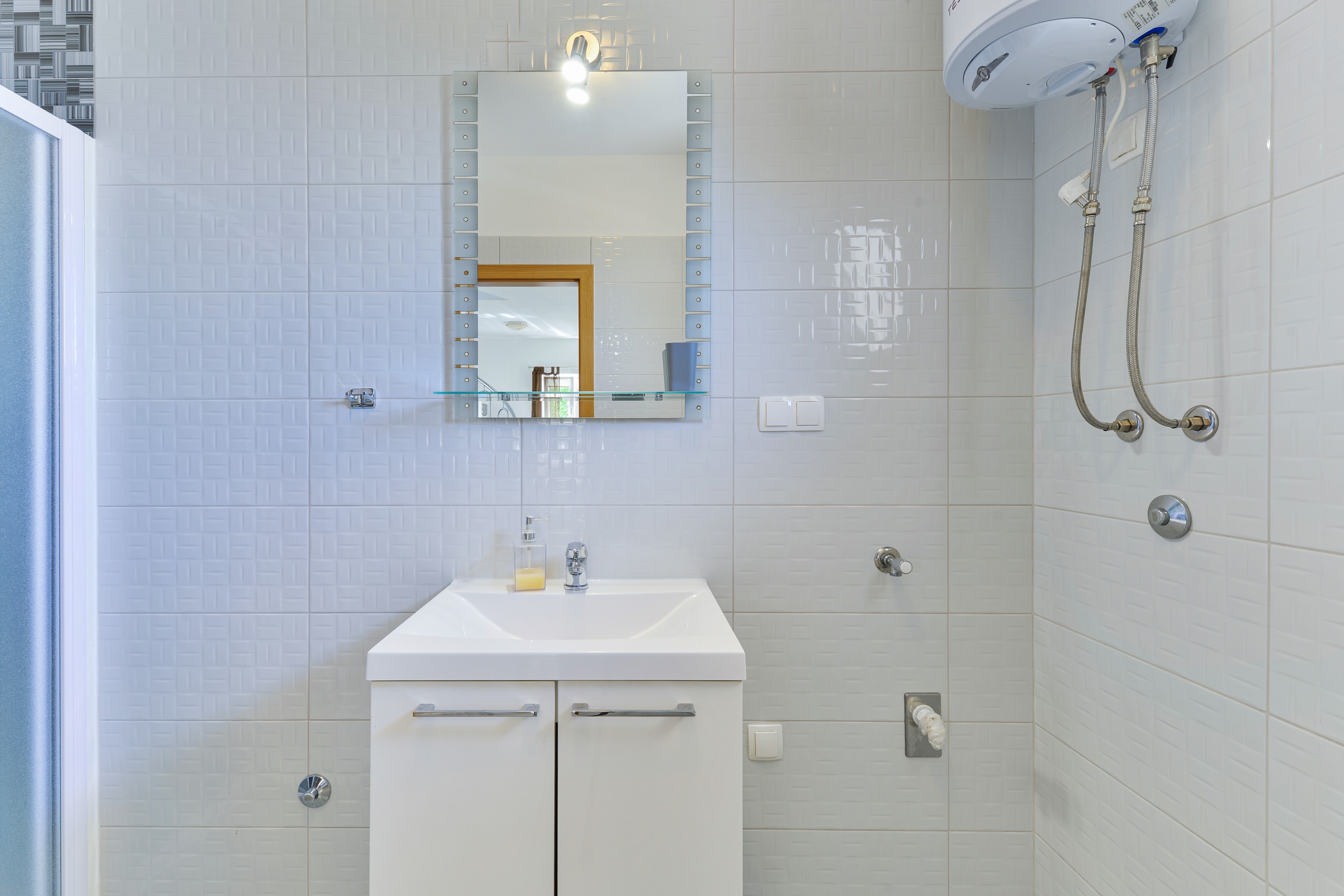 Two bedroom apartment near beach Nin, Zadar  A-d