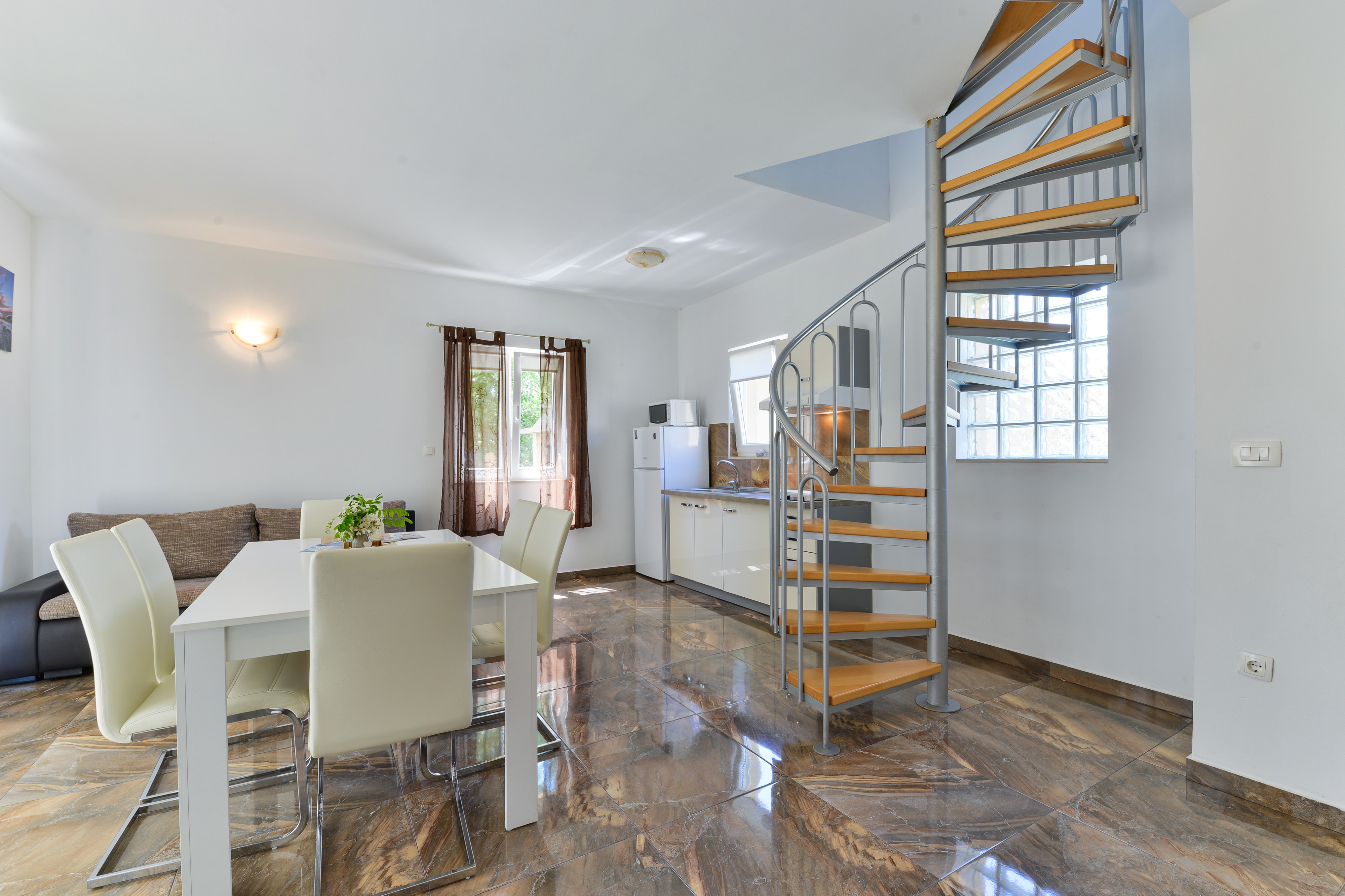 Two bedroom apartment near beach Nin, Zadar  A-d