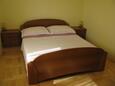 Ložnice 2 Tribunj, Ložnice 2 v ubytování typu apartment, domácí mazlíčci povoleni a WiFi.