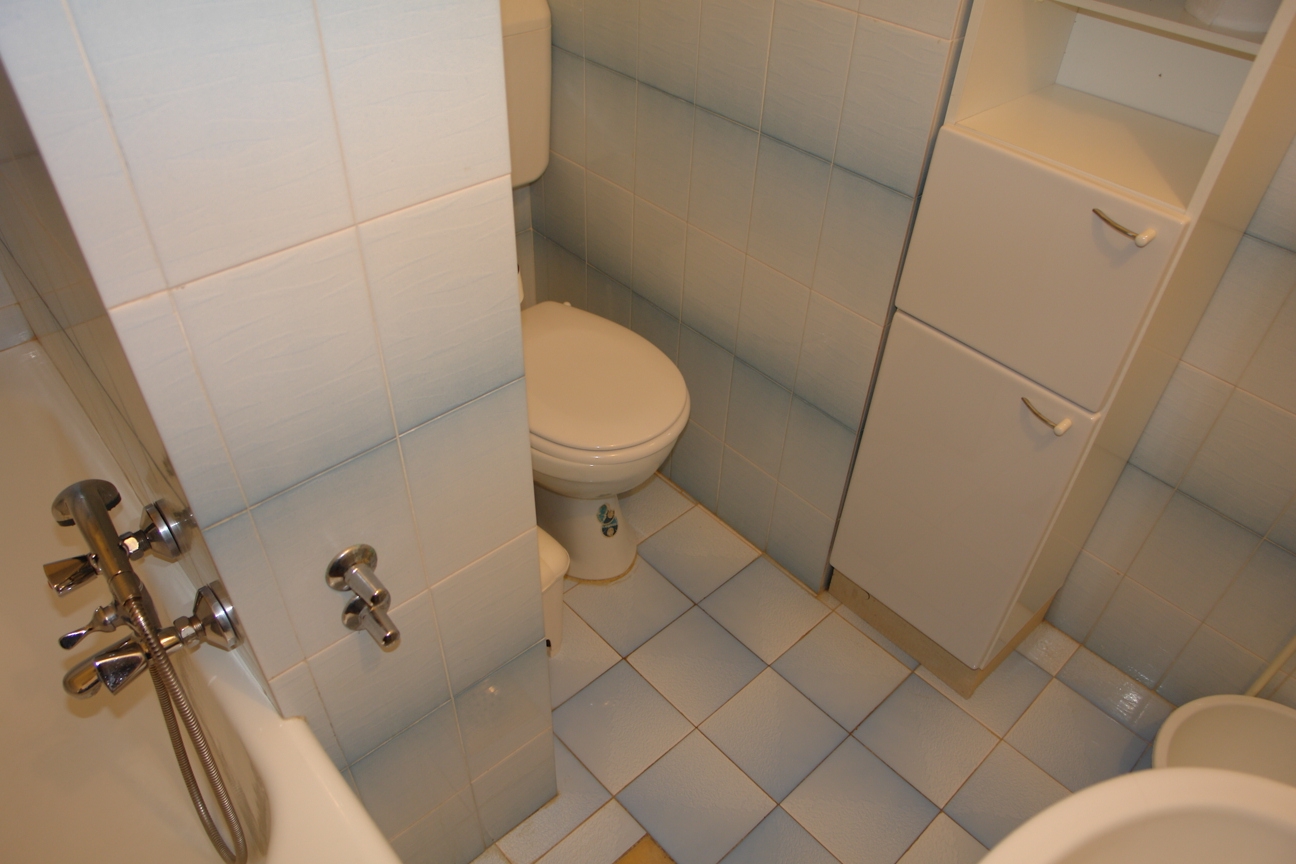 Two bedroom apartment with air-conditioning Supetar, Brač  A-a