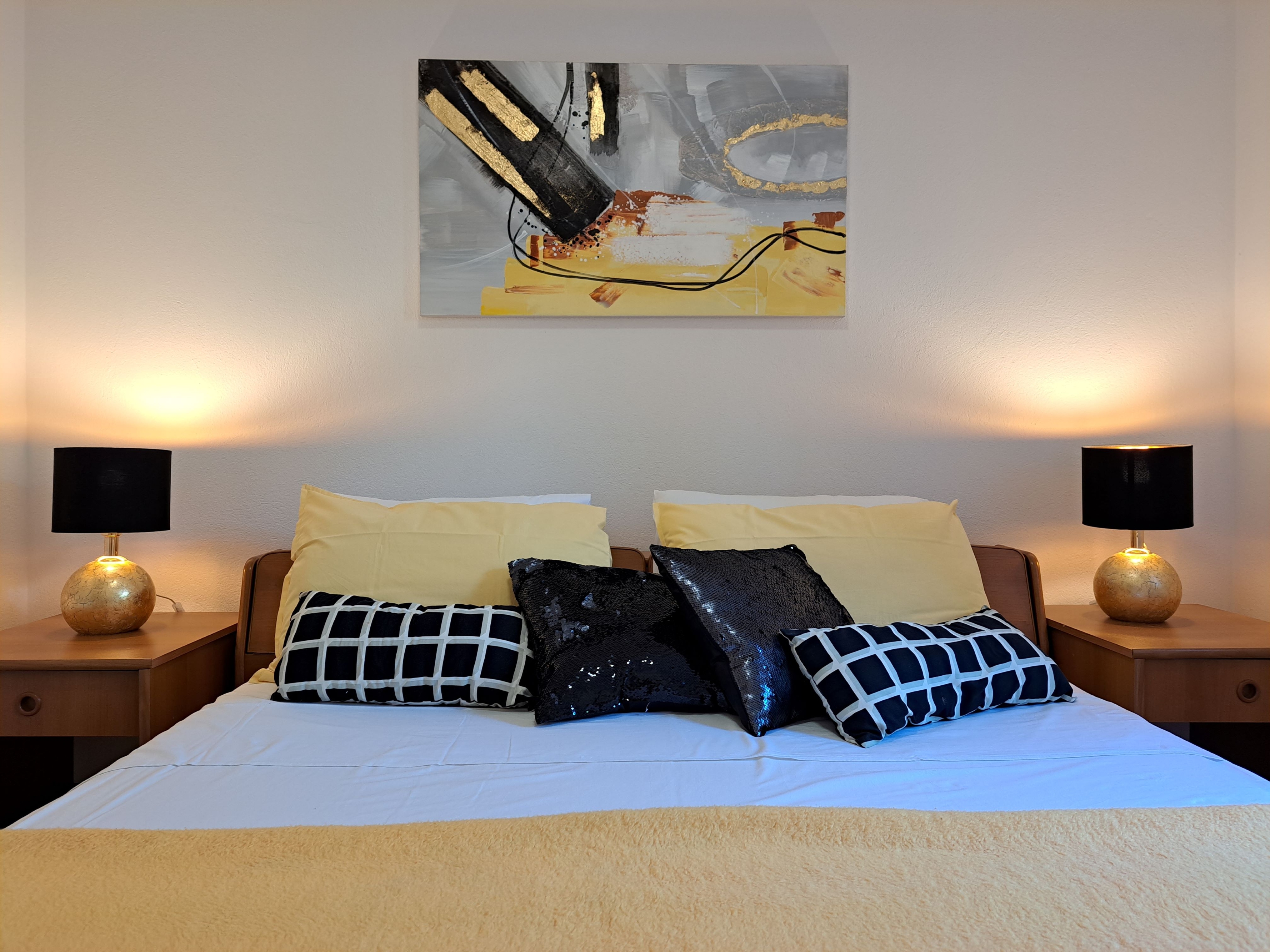 Two bedroom apartment with air-conditioning Supetar, Brač  A-b