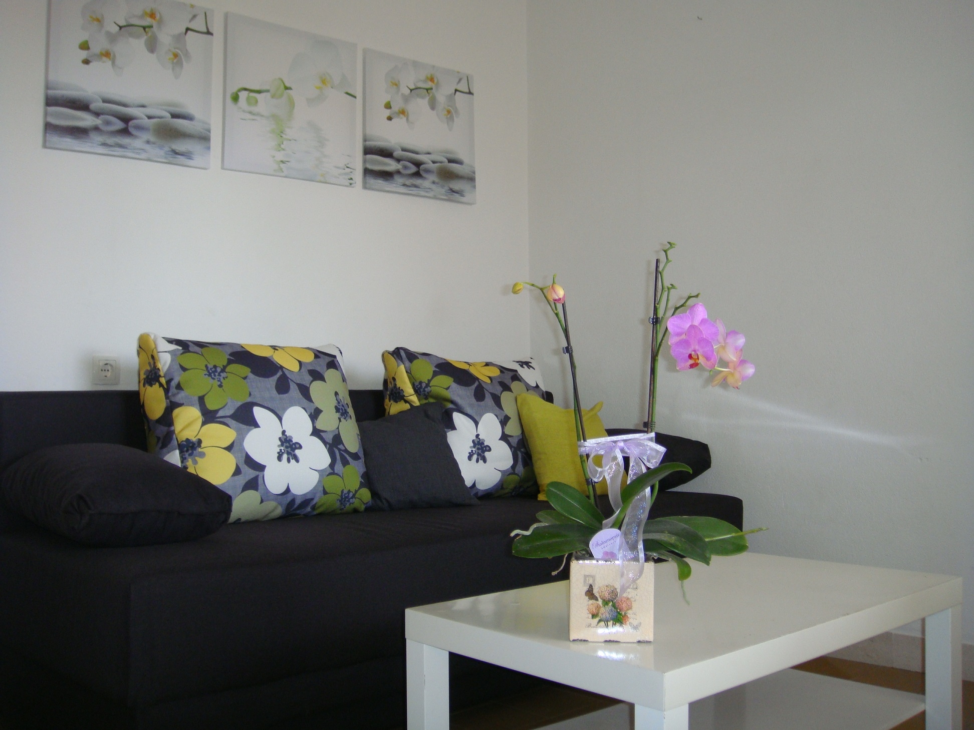 Two bedroom apartment with air-conditioning Supetar, Brač (A-13180-b)