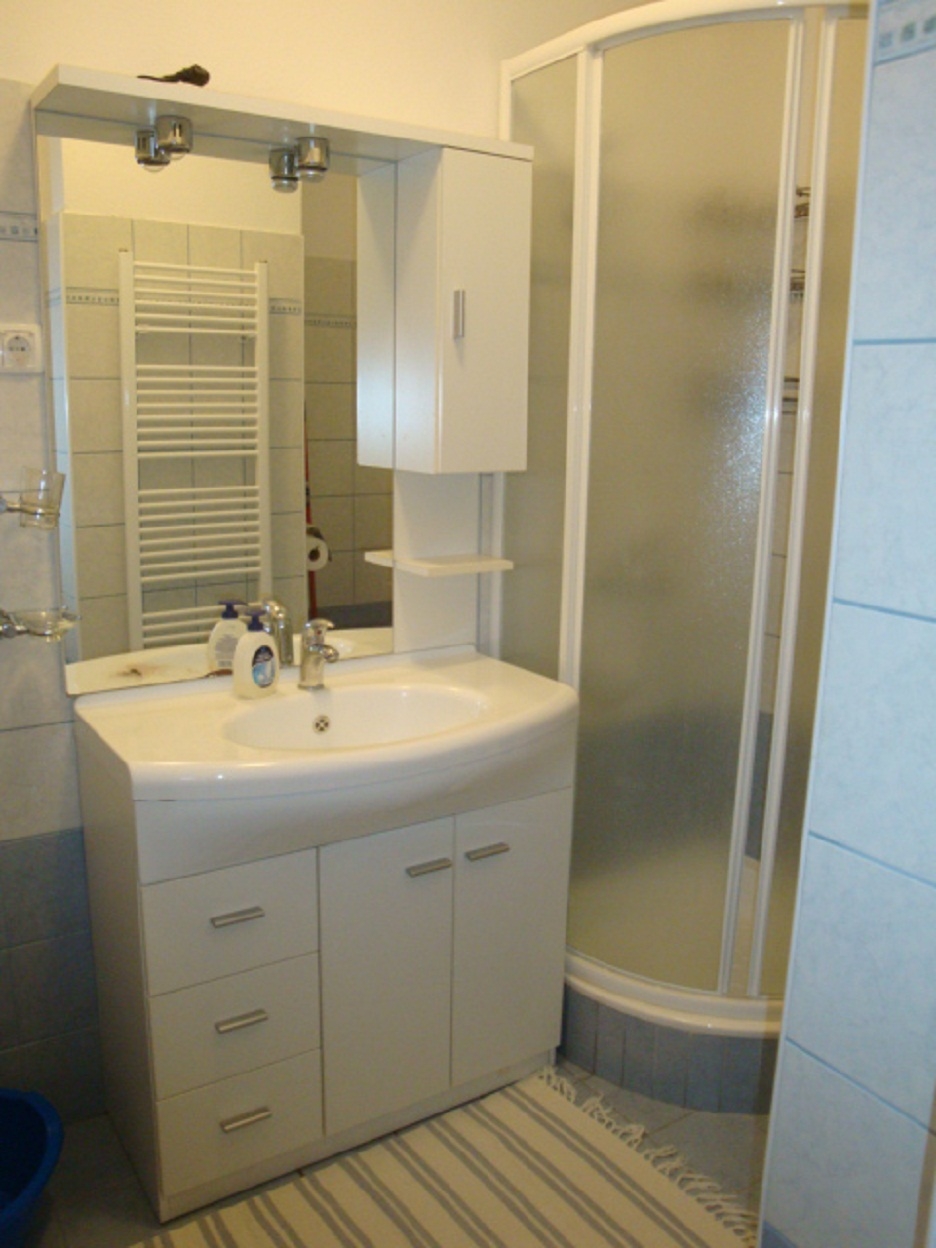 Two bedroom apartment with balcony and sea view Supetar, Brač  A-d