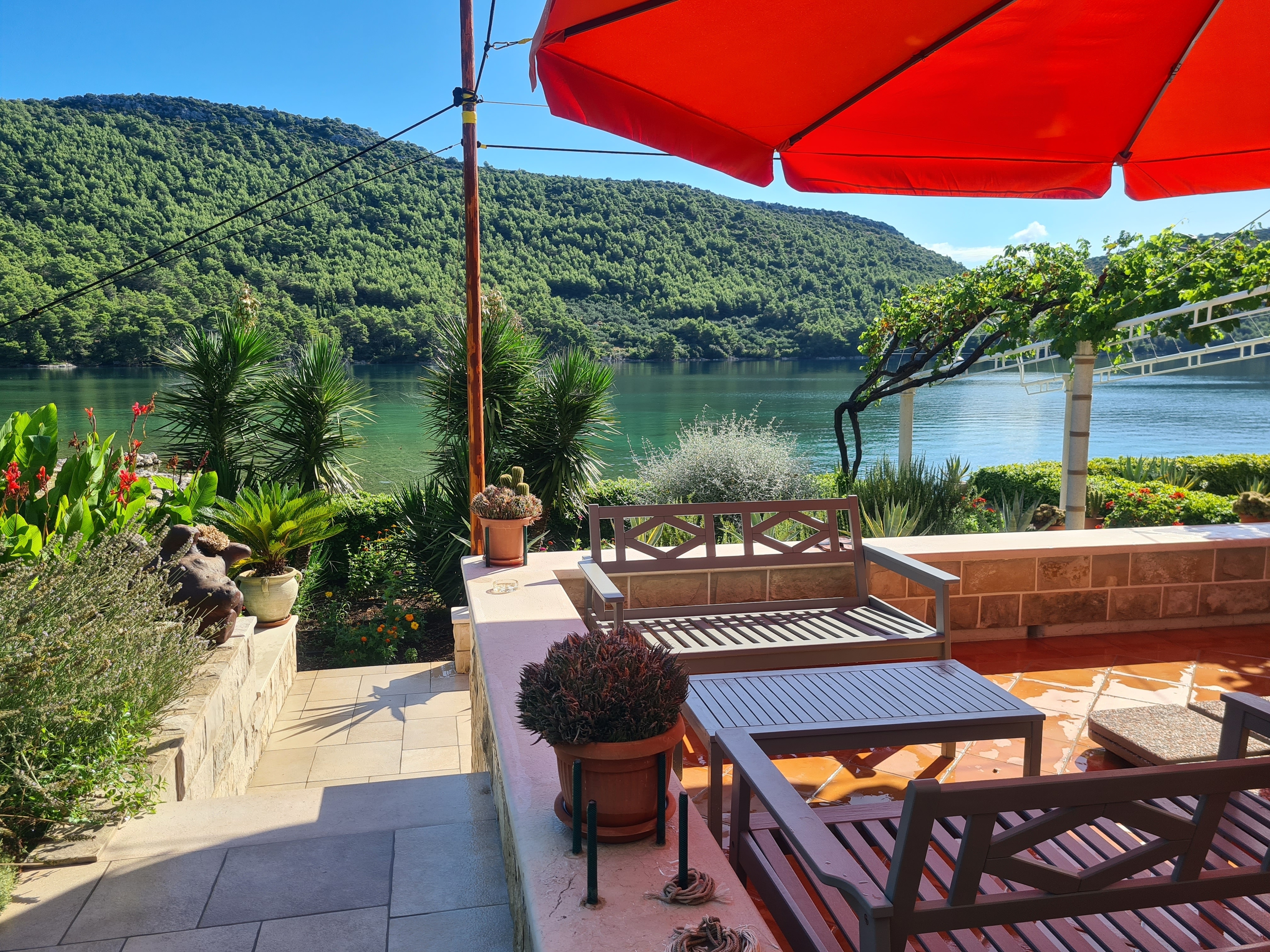 Four-bedroom apartment near beach Broce, Pelješac (A-13182-a)