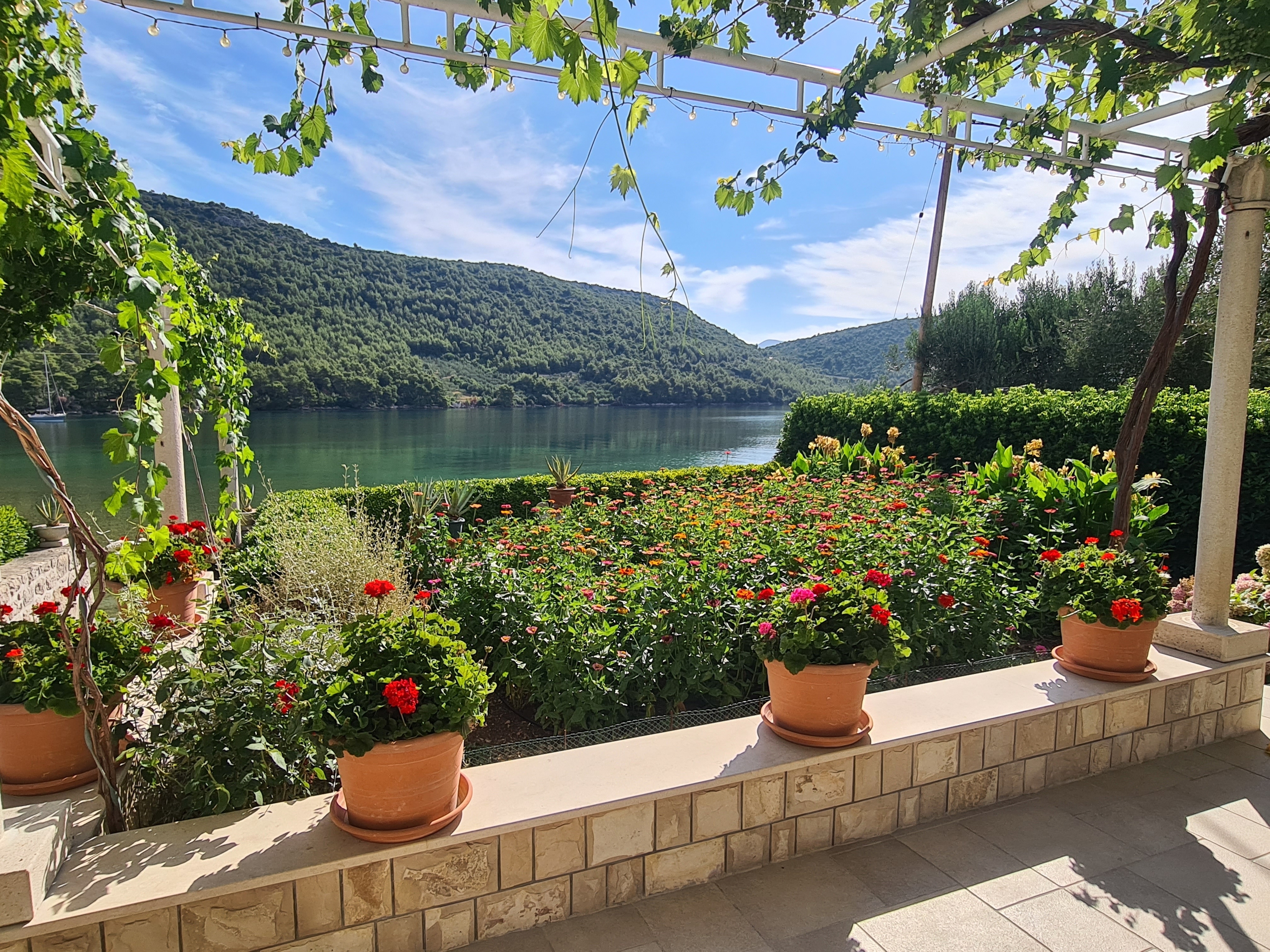 Four bedroom apartment near beach Broce, Pelješac  A-a