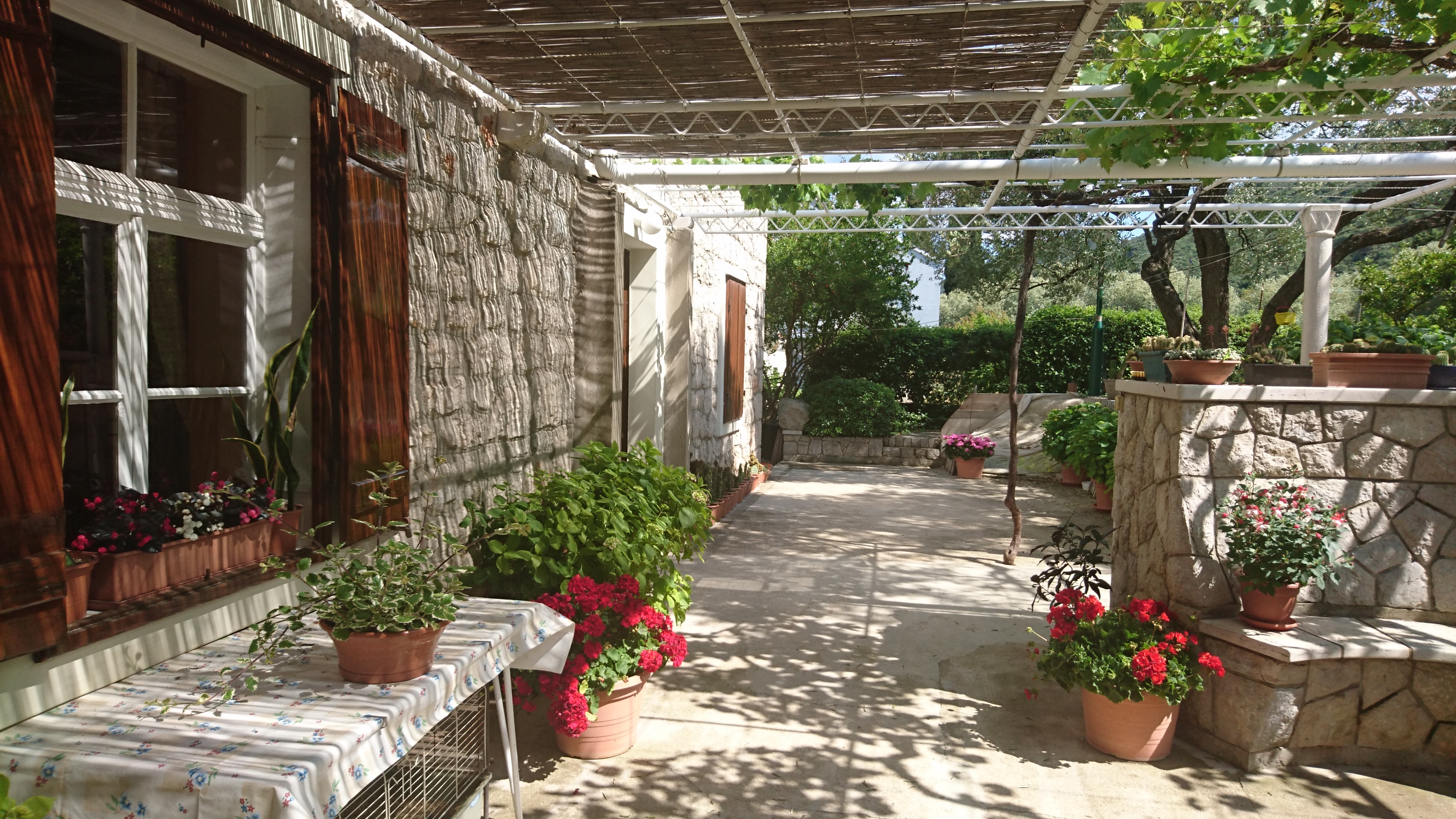 Four bedroom apartment near beach Broce, Pelješac  A-a