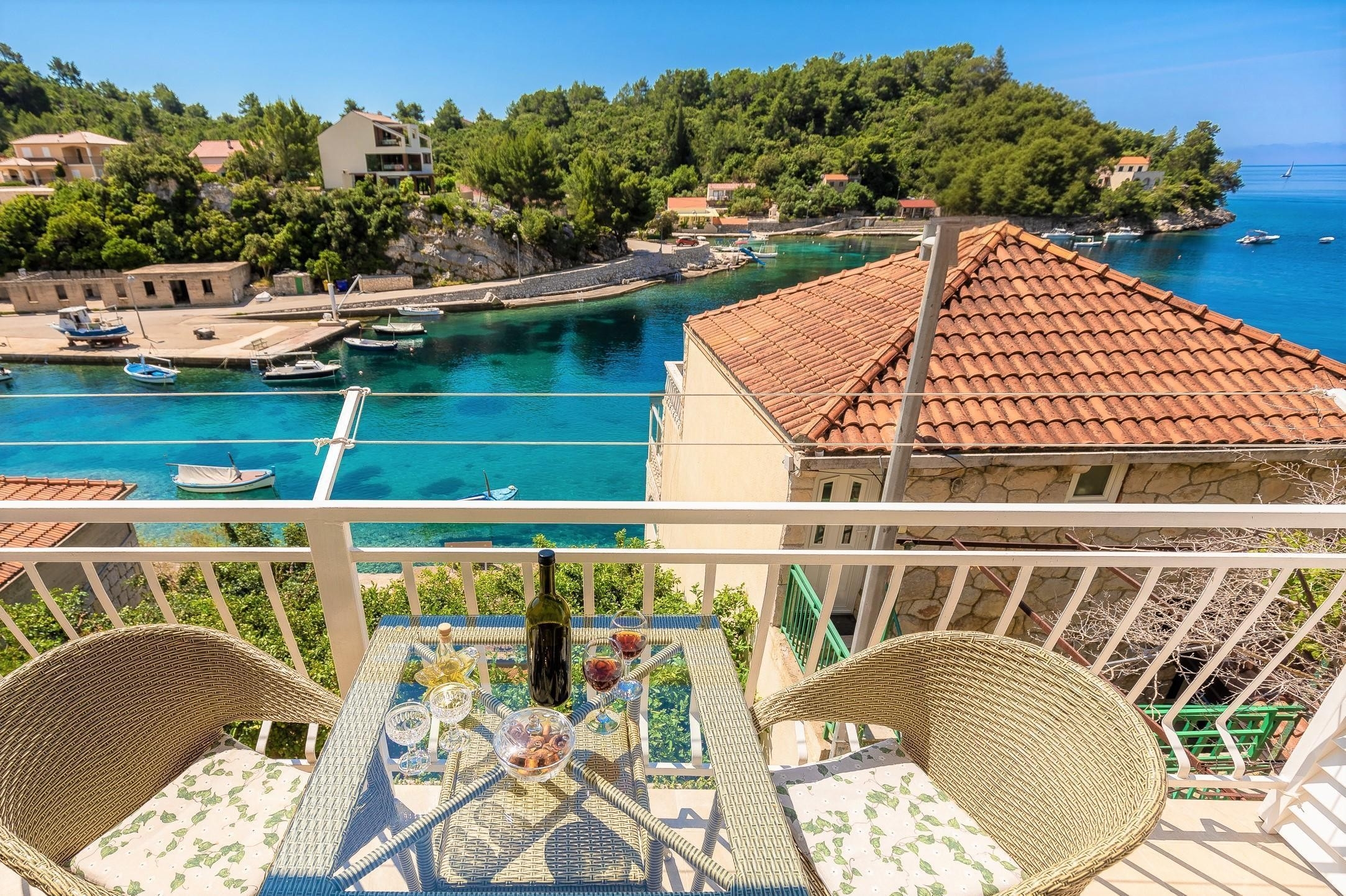 One bedroom apartment with balcony and sea view Gršćica, Korčula (A-132-b)