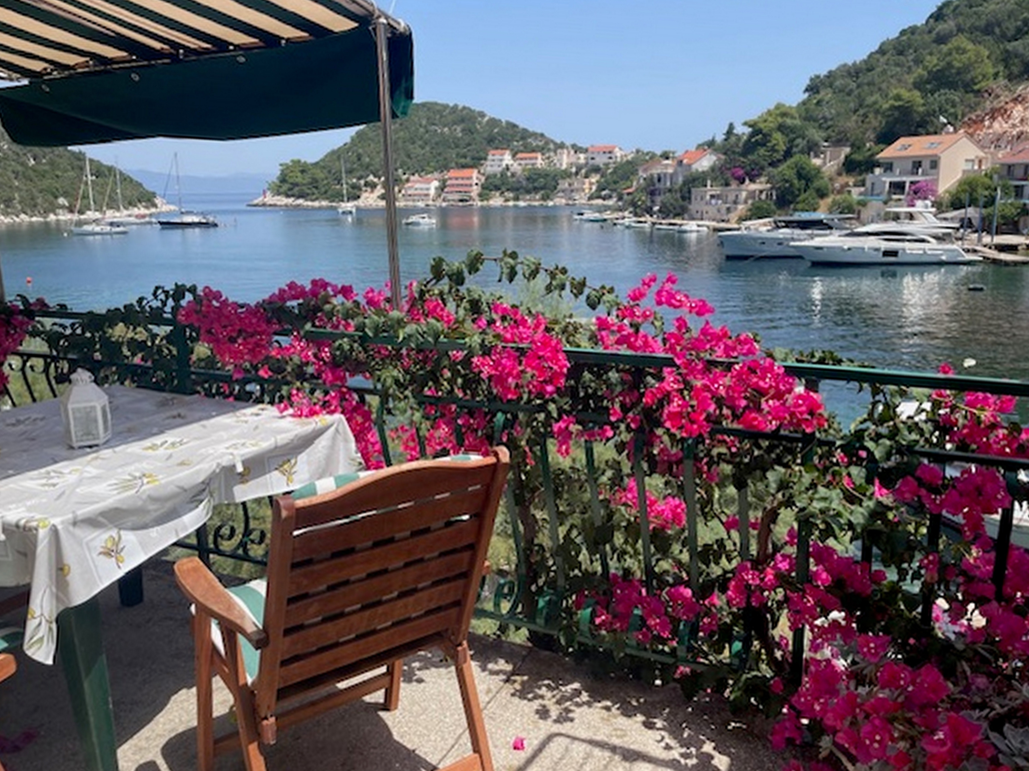 One bedroom apartment with terrace and sea view Zaklopatica, Lastovo (A-13214-b) One bedroom apartment with terrace and sea view Zaklopatica, Lastovo (A-13214-b)