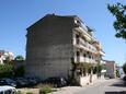 Parkeerplaats Podgora, Makarska, Parkeerplaats 13216 - Appartementen near sea with pebble beach.