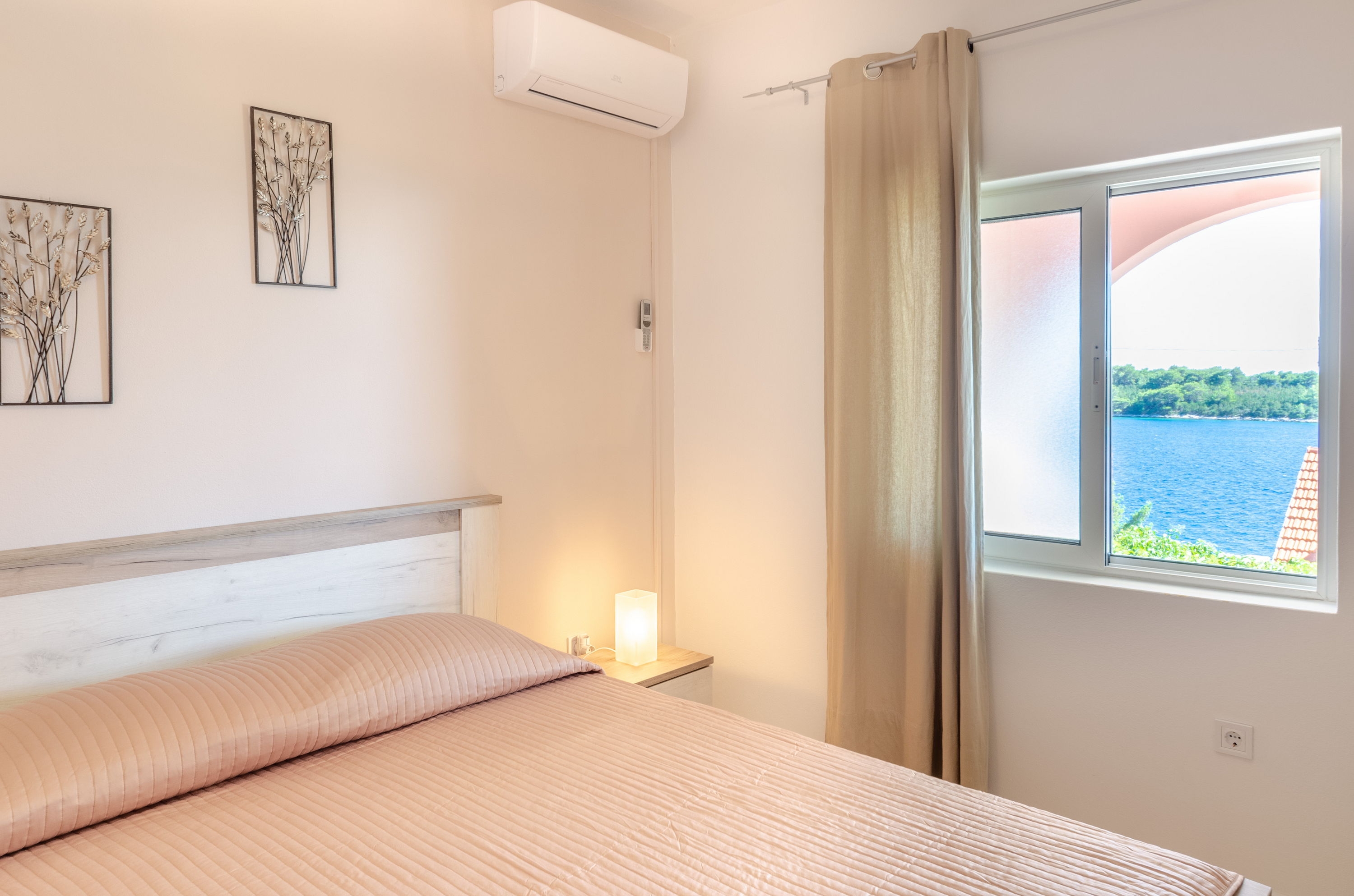 Two bedroom apartment with terrace and sea view Karbuni, Korčula  A-a