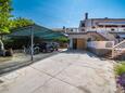 Parking lot Malinska, Krk, Parking lot 13219 - Apartments with pebble beach.