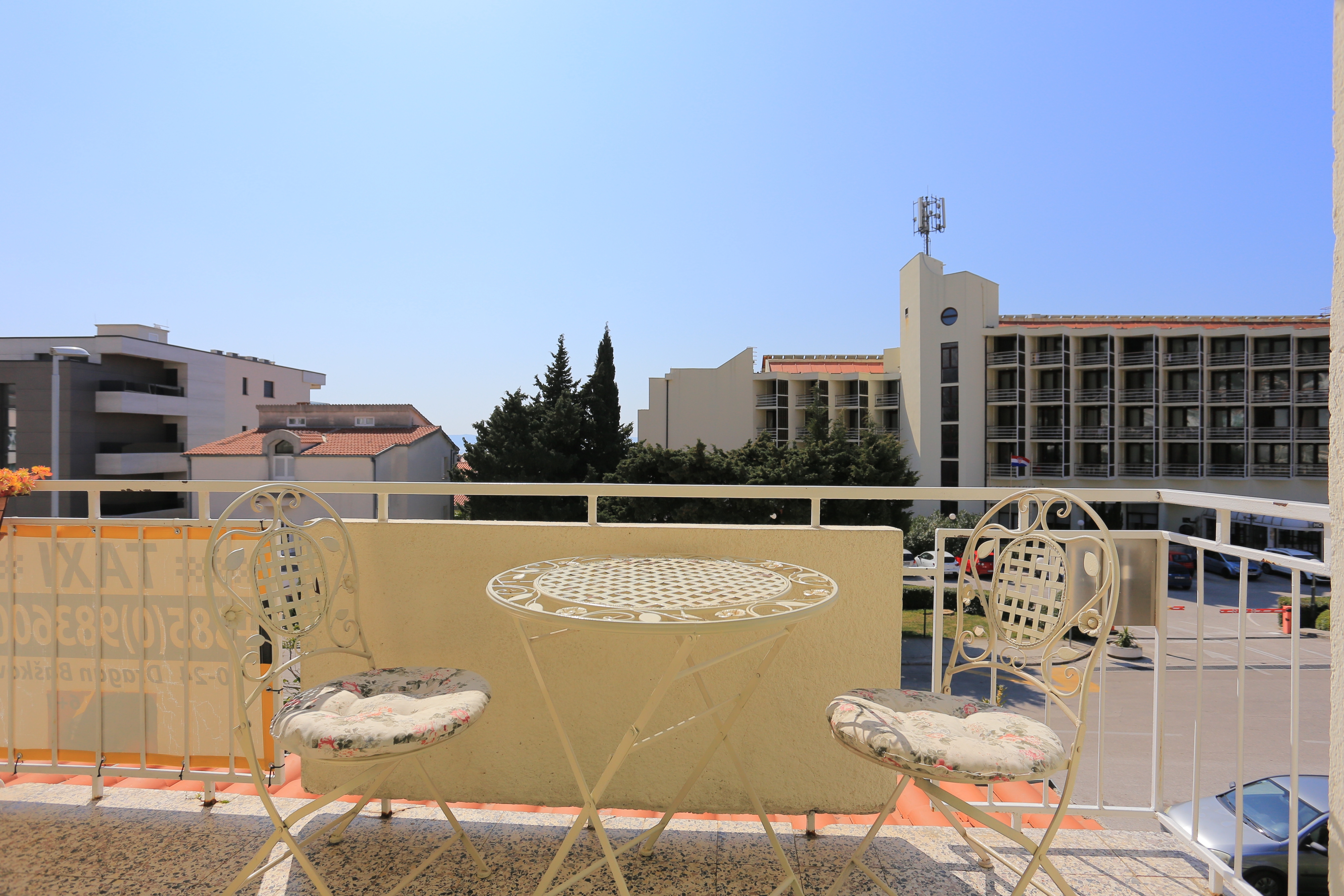 Two bedroom apartment with balcony Makarska  A-a