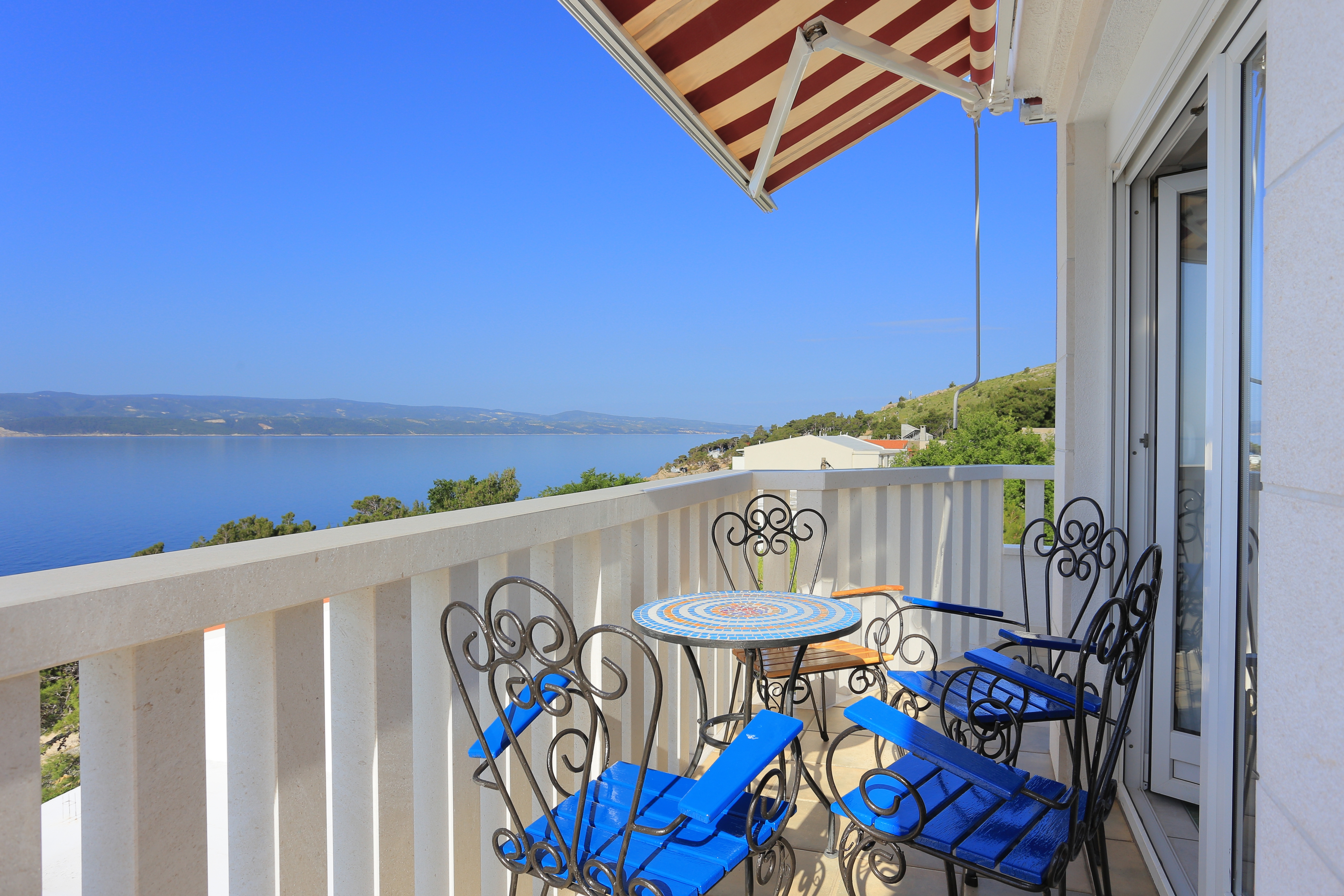 One bedroom apartment with terrace and sea view Lokva Rogoznica, Omiš (A-13226-c) One bedroom apartment with terrace and sea view Lokva Rogoznica, Omiš (A-13226-c)