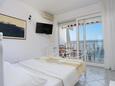 Spavaća soba Lokva Rogoznica, Spavaća soba u smještaju tipa studio-apartment, dostupna klima, kućni ljubimci dozvoljeni i WiFi.